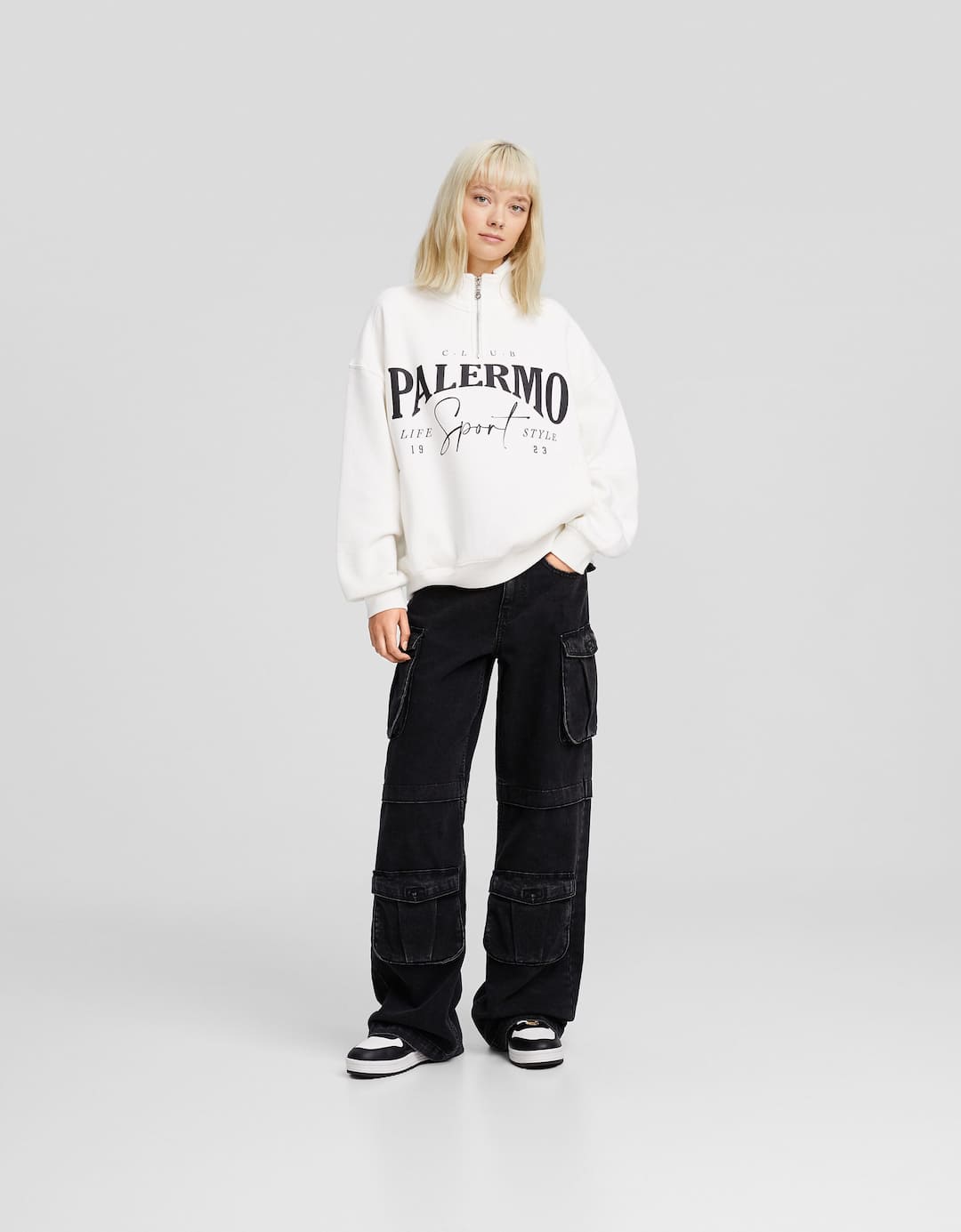 Multi-pocket cargo jeans