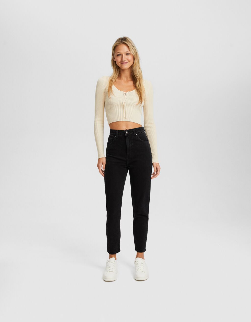 Pantaloni hotsell mom bershka