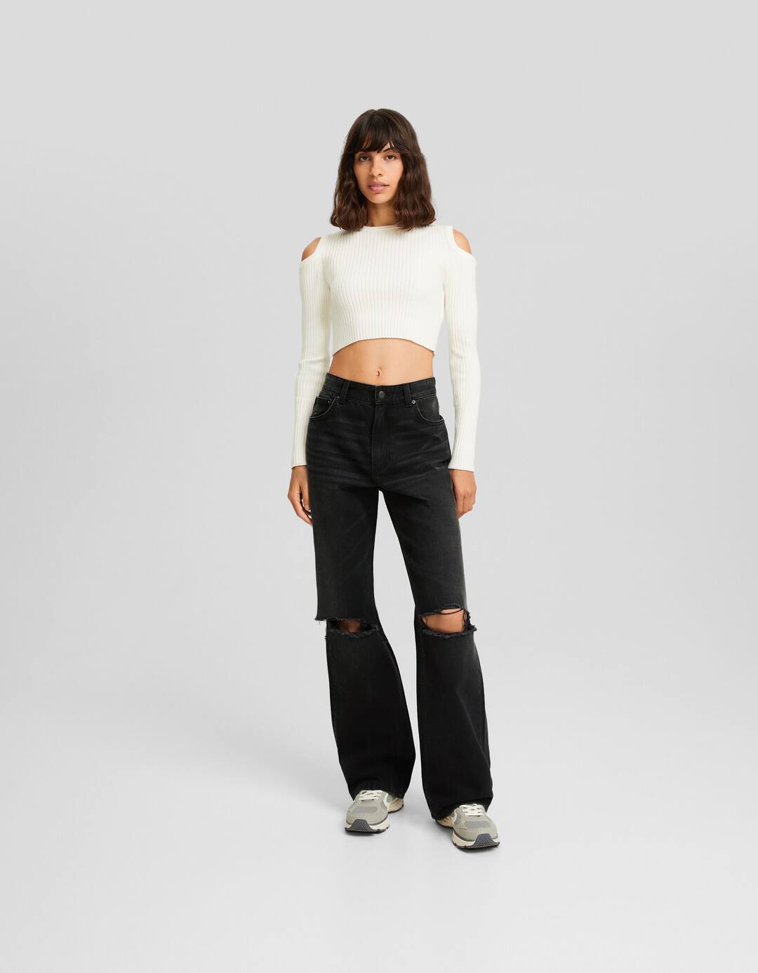 Ripped wide-leg ’90s jeans