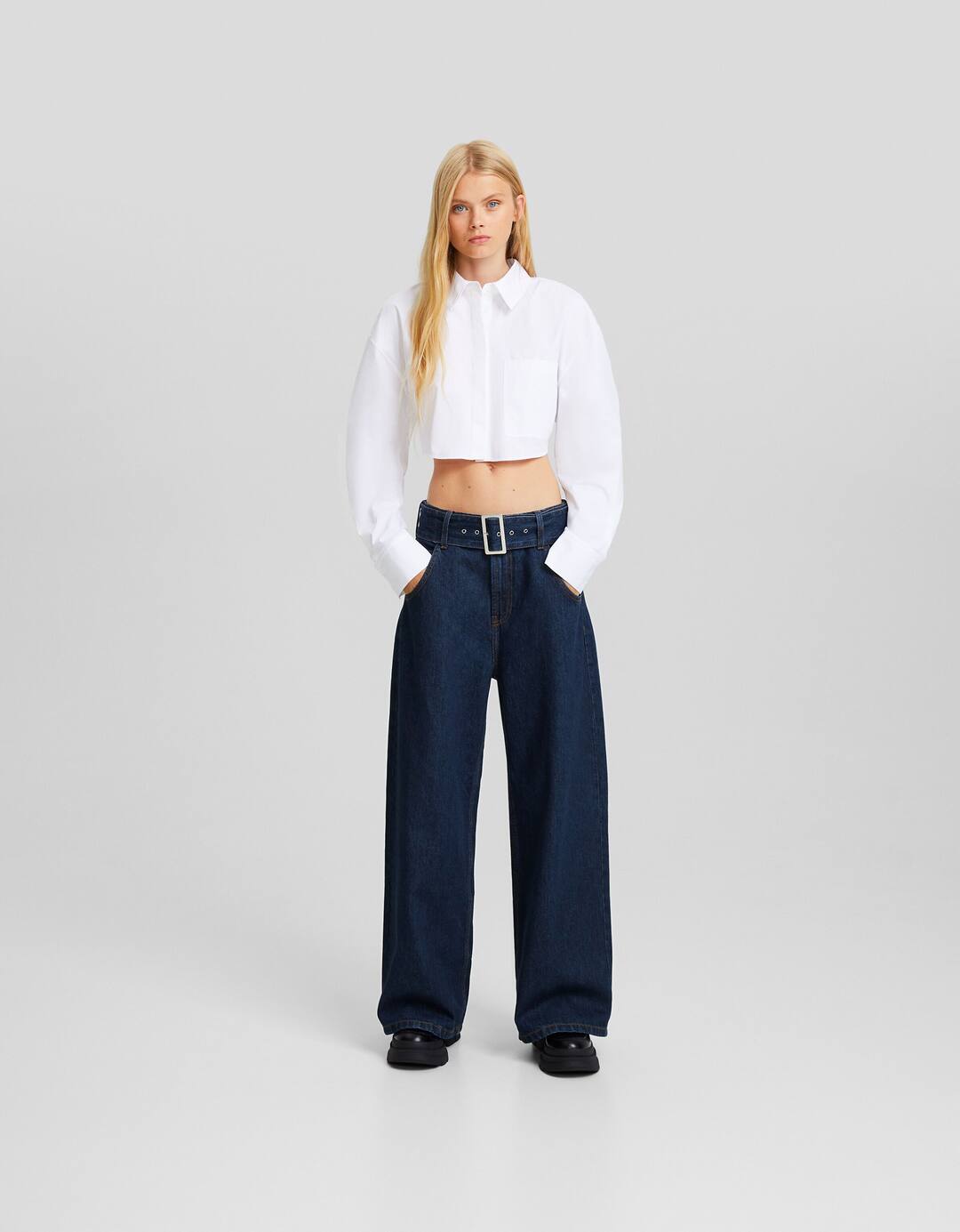 Extra wide-leg jeans with belt