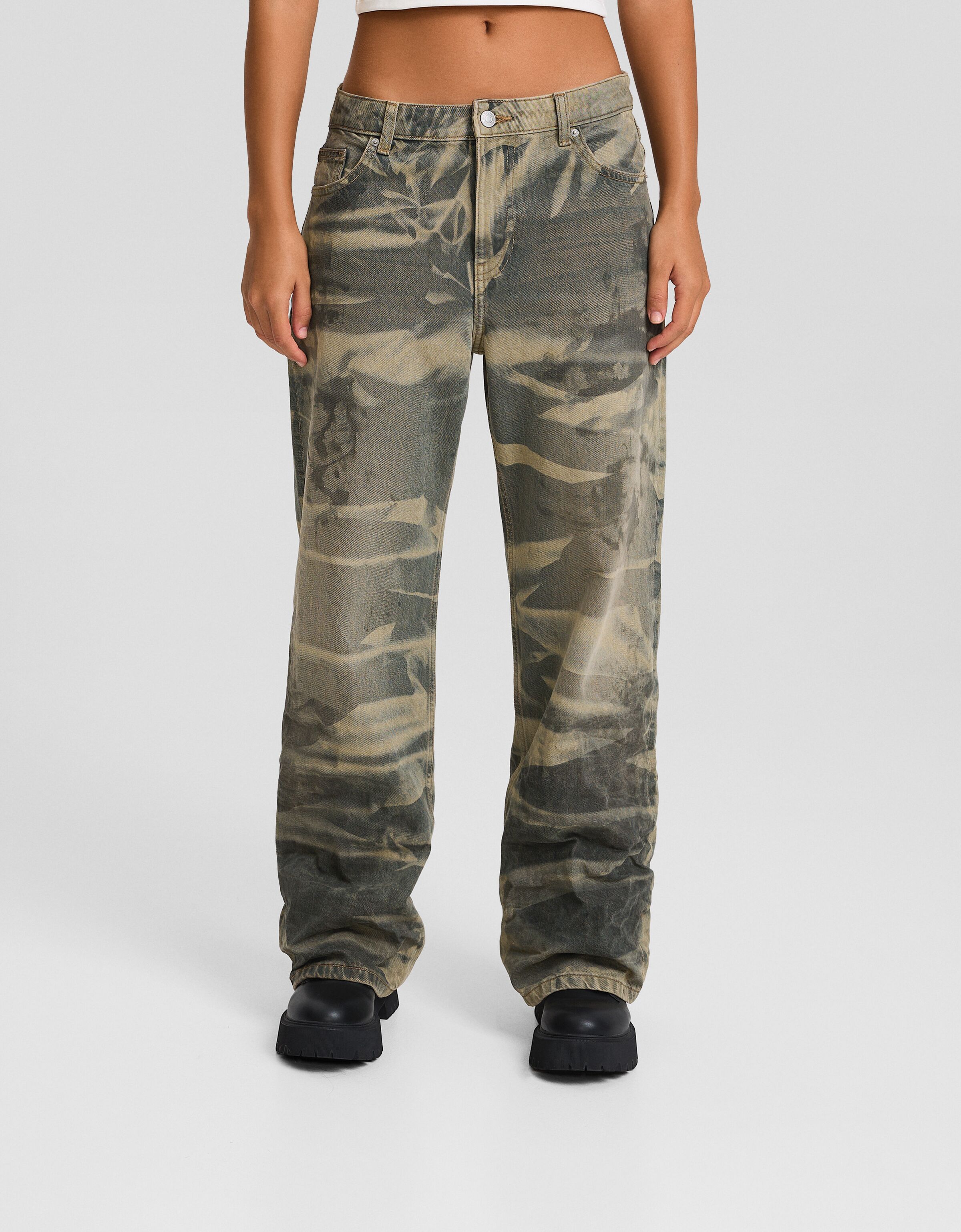 Camouflage broek dames best sale bershka