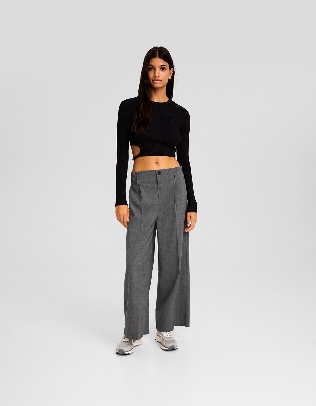 Wide-leg trousers with gathered waist