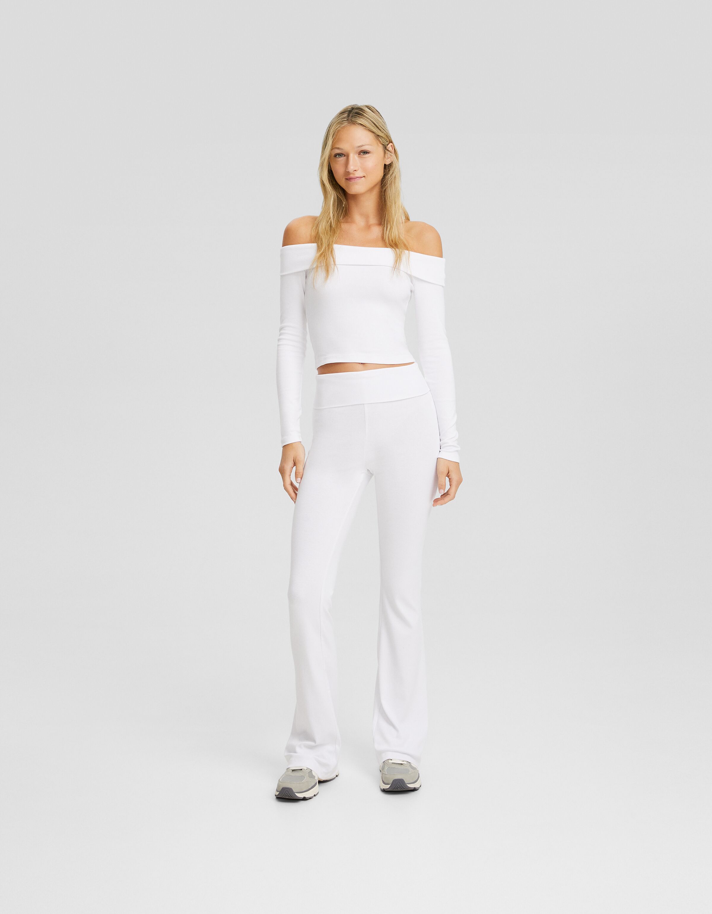 White best sale flared pants