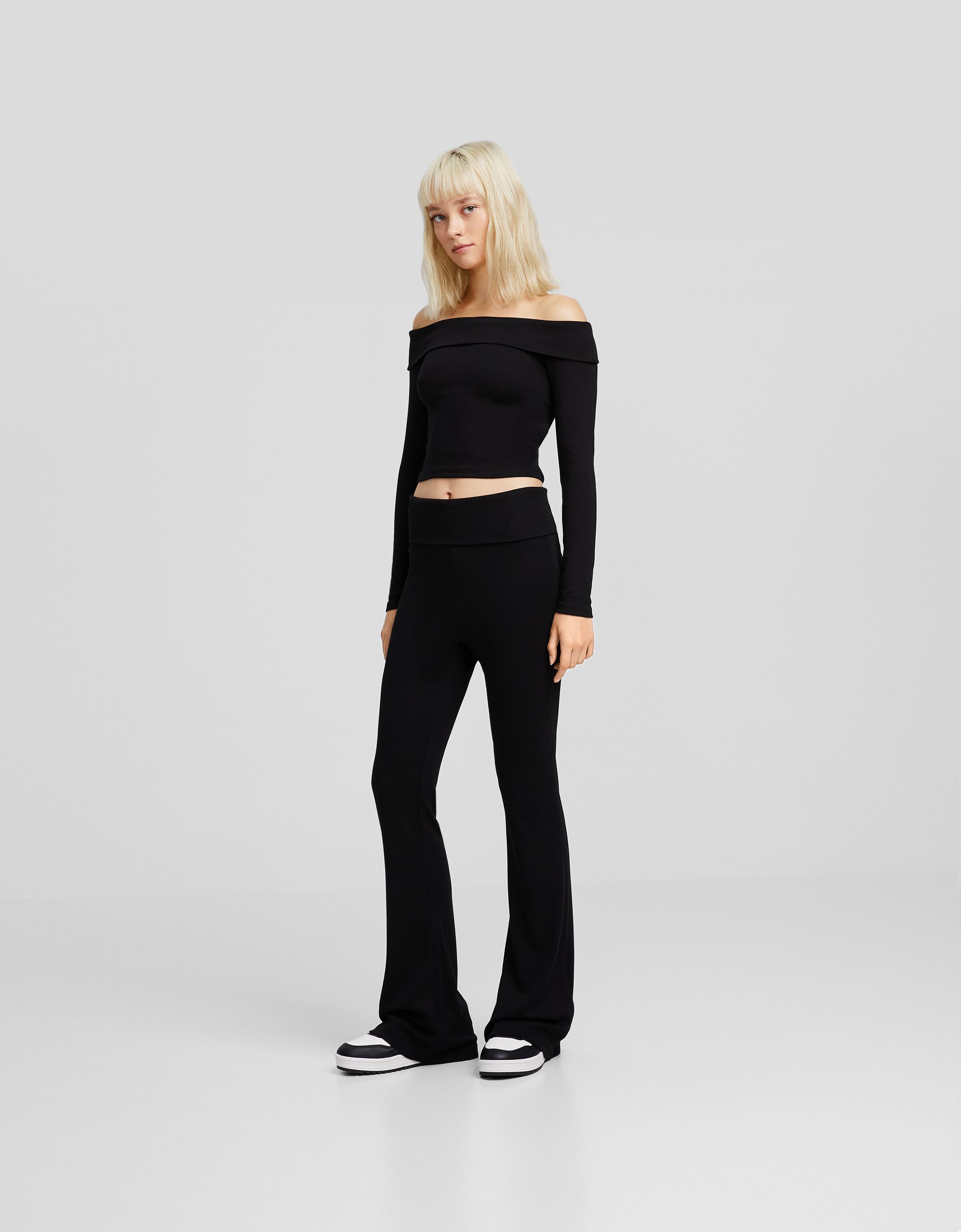 Pantalon flare bershka new arrivals
