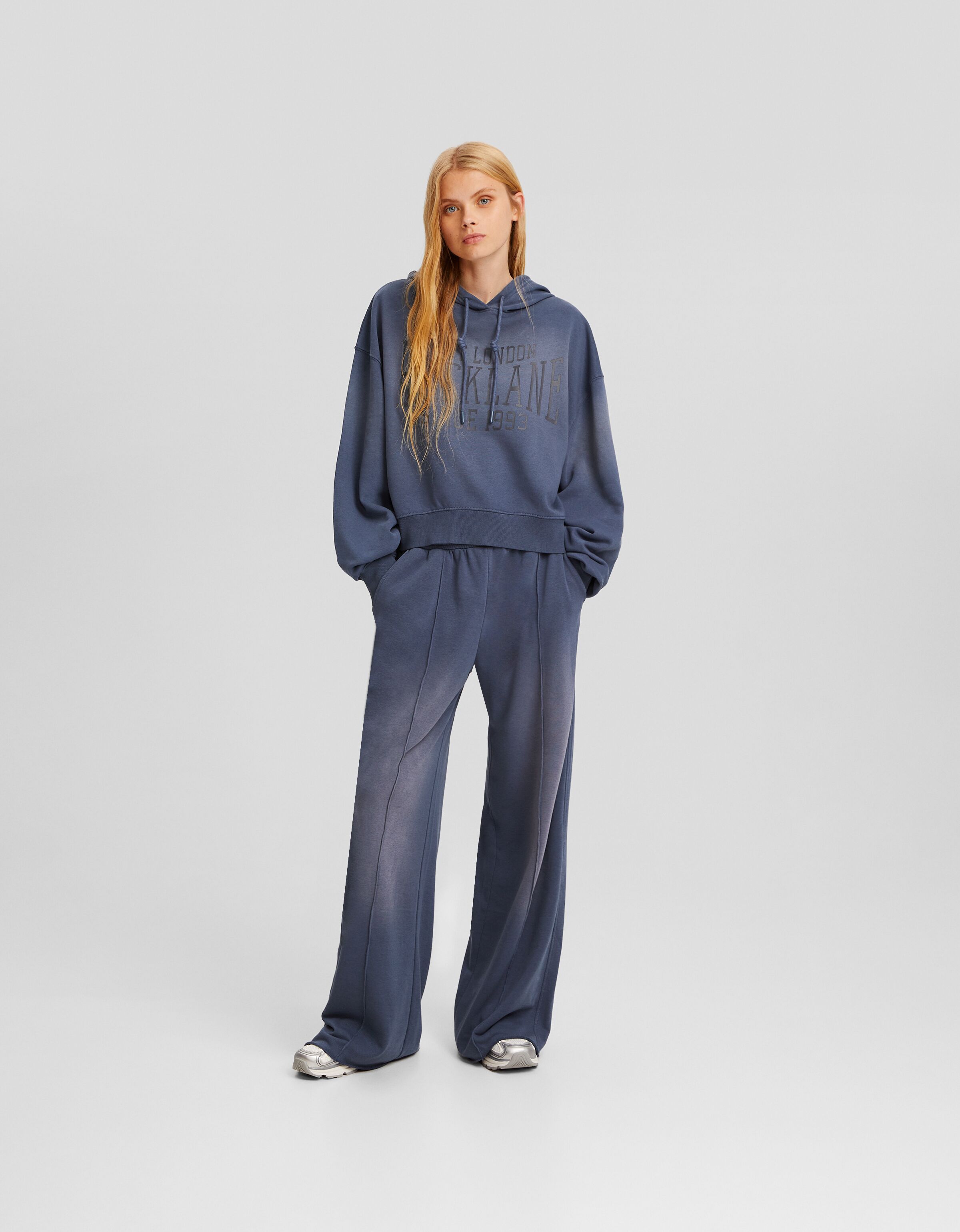 Faded wide-leg sweatshirt material pants - Pants - Women | Bershka
