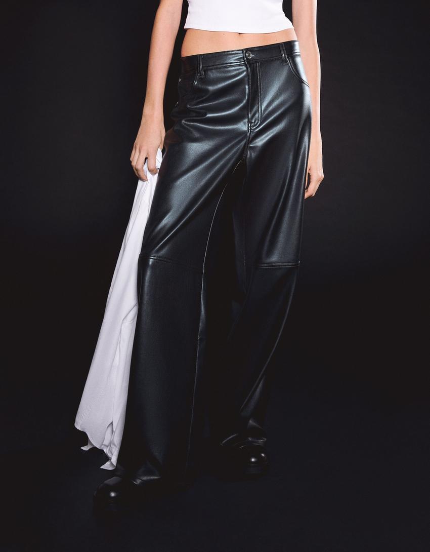 Calças direitas efeito pele-Preto-3