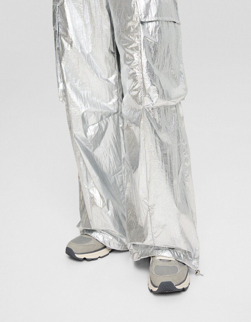 Pantalón parachute con nylon-Plata-3