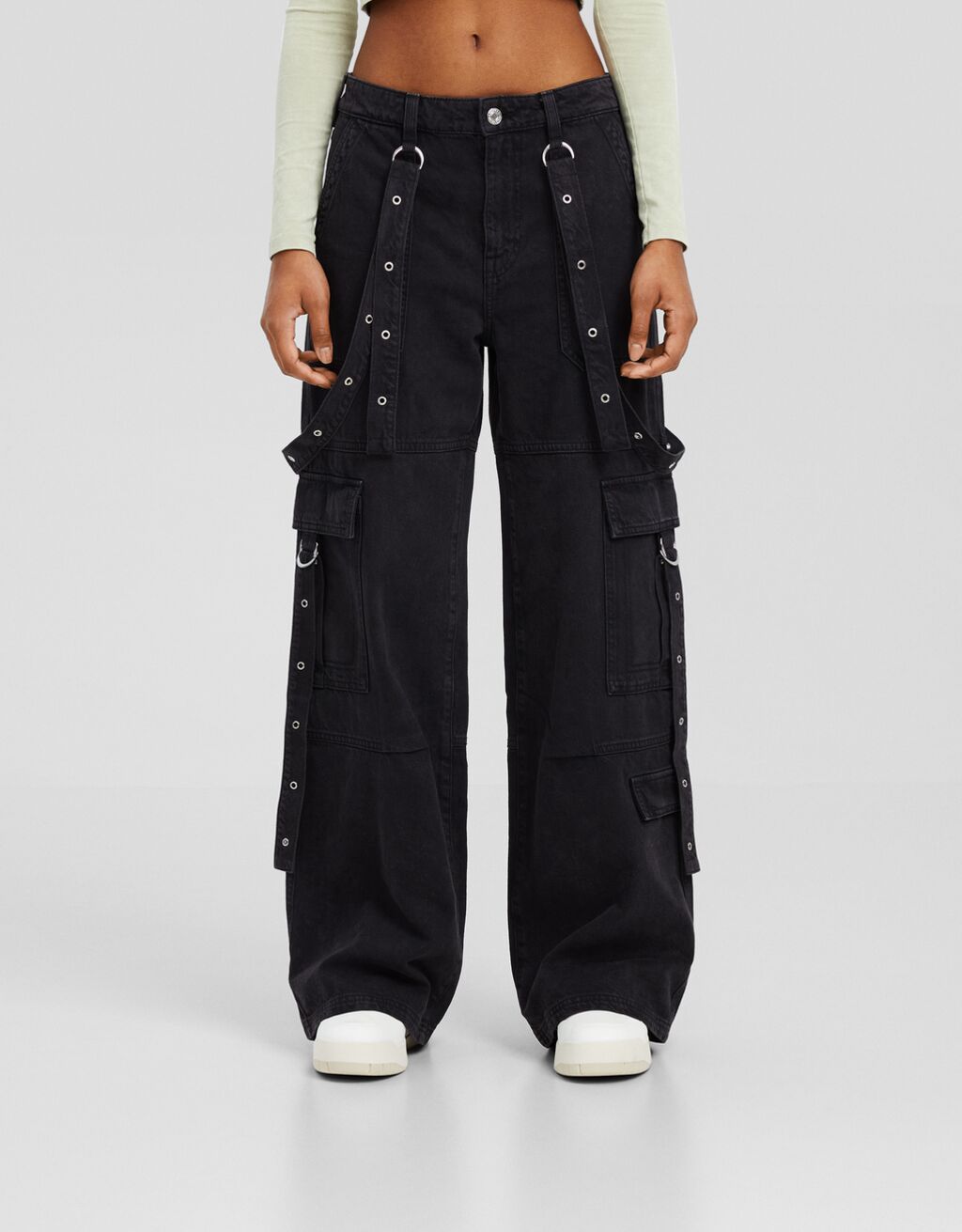 Cargo trousers store with chain bershka