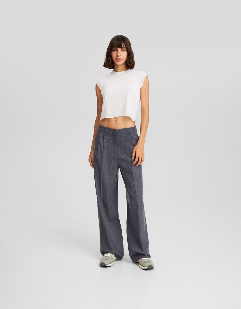 Pantaloni bershka 2025