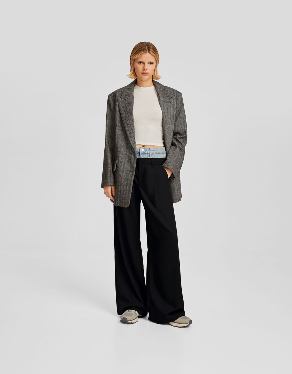 Pantaloni on sale fluorescenti bershka