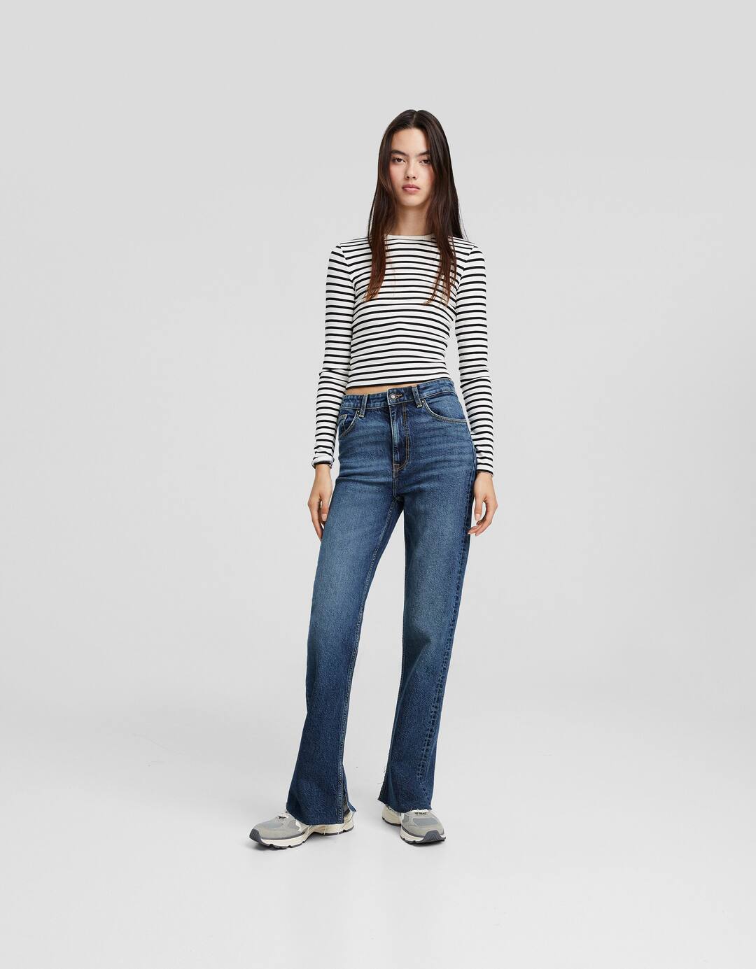 Jeans straight confort abertura lateral