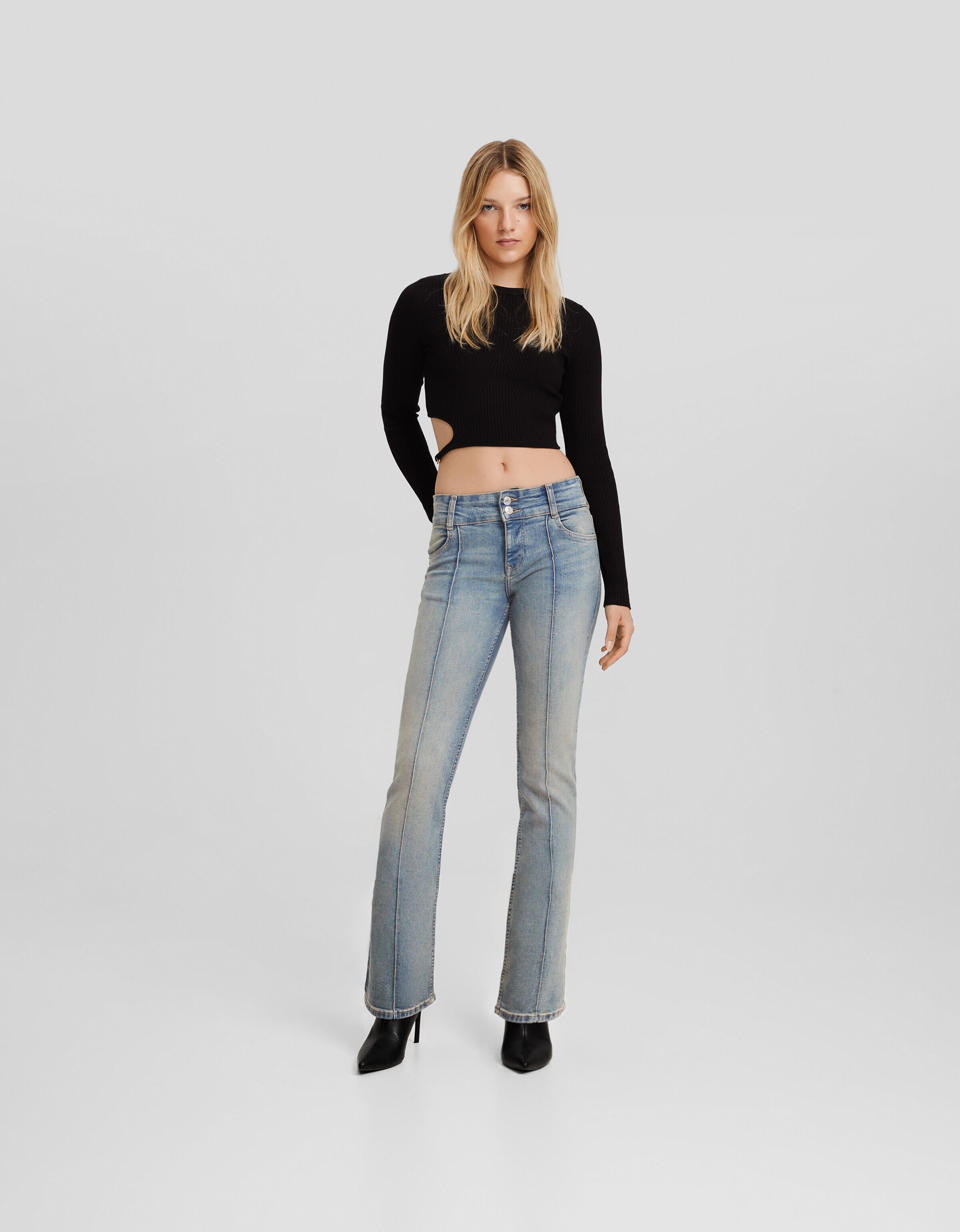 Low waist boot-cut jeans - Women | Bershka