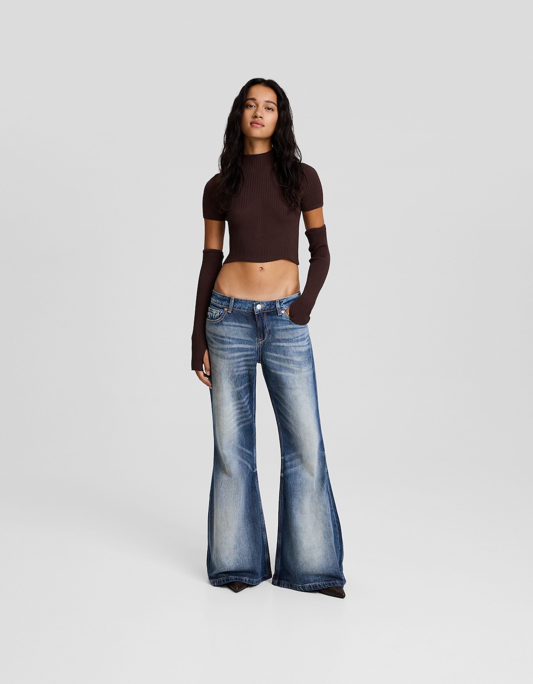 Flared ‘70s jeans met low waist