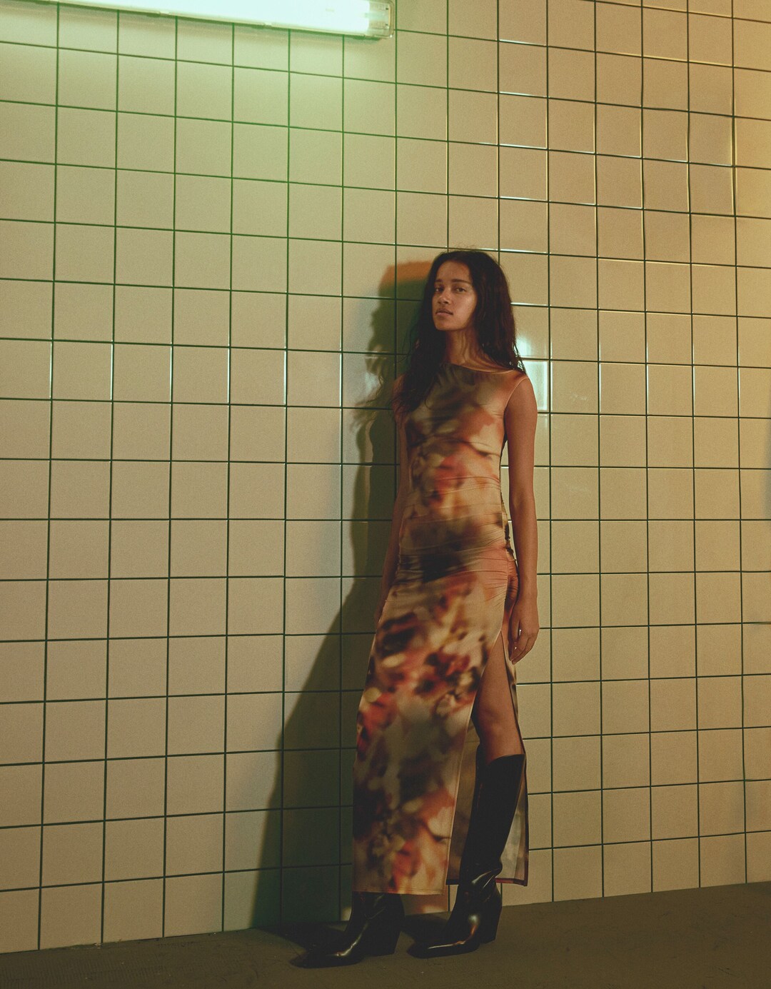 Vestido midi asimétrico frunces print