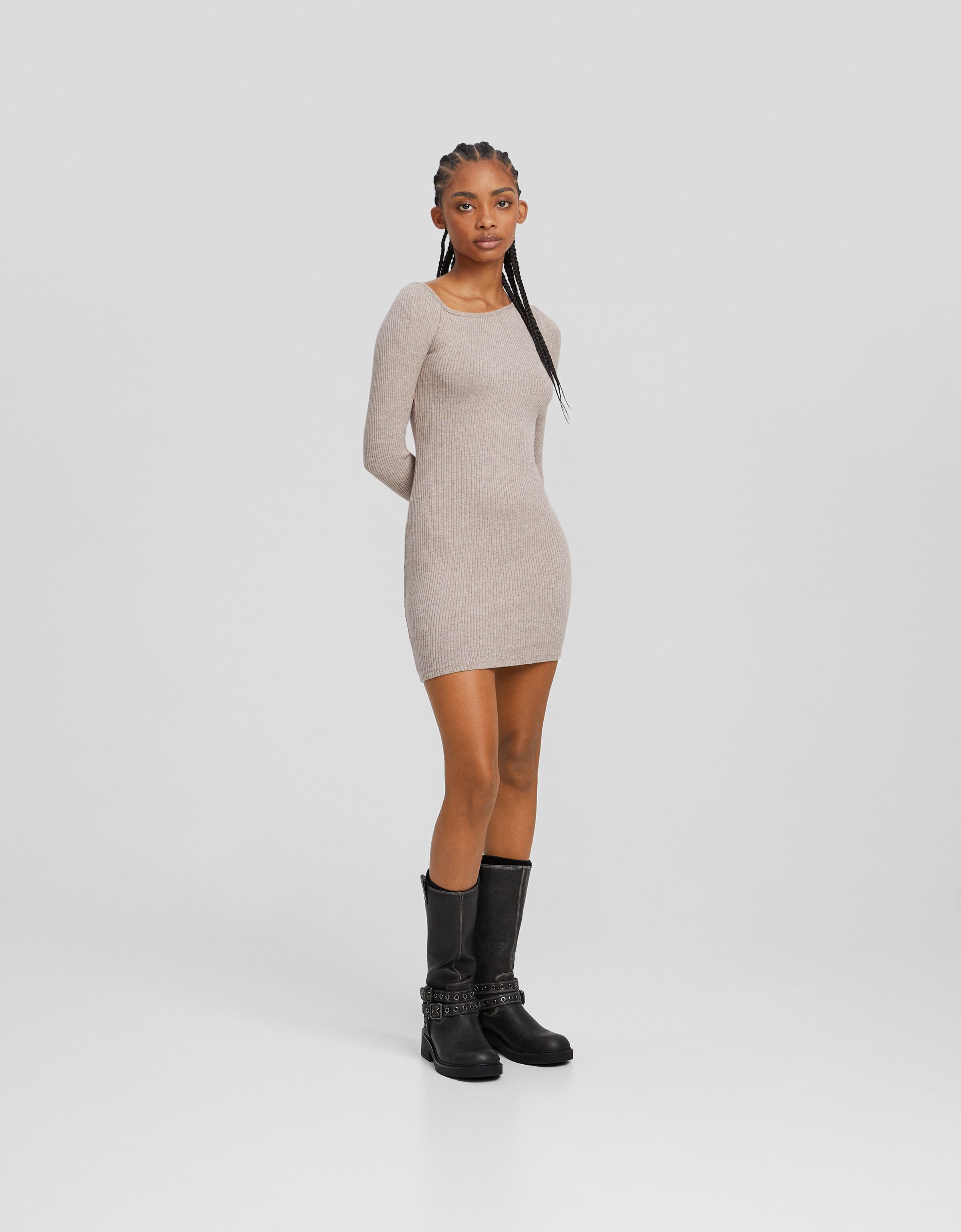 Vestido mini manga longa escote asim trico punto Bershka
