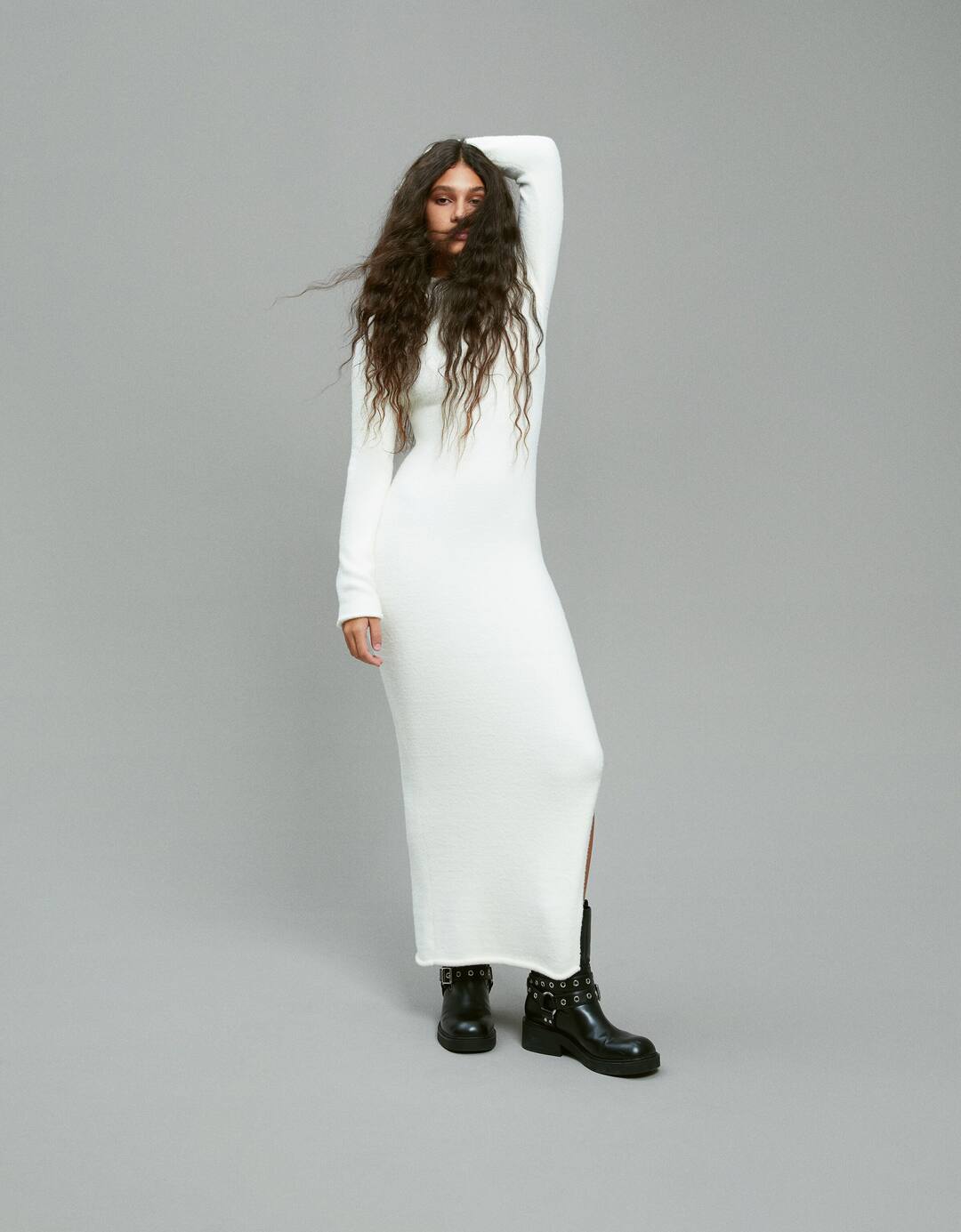 Трикотажна сукня середньої довжини зі штучного хутра