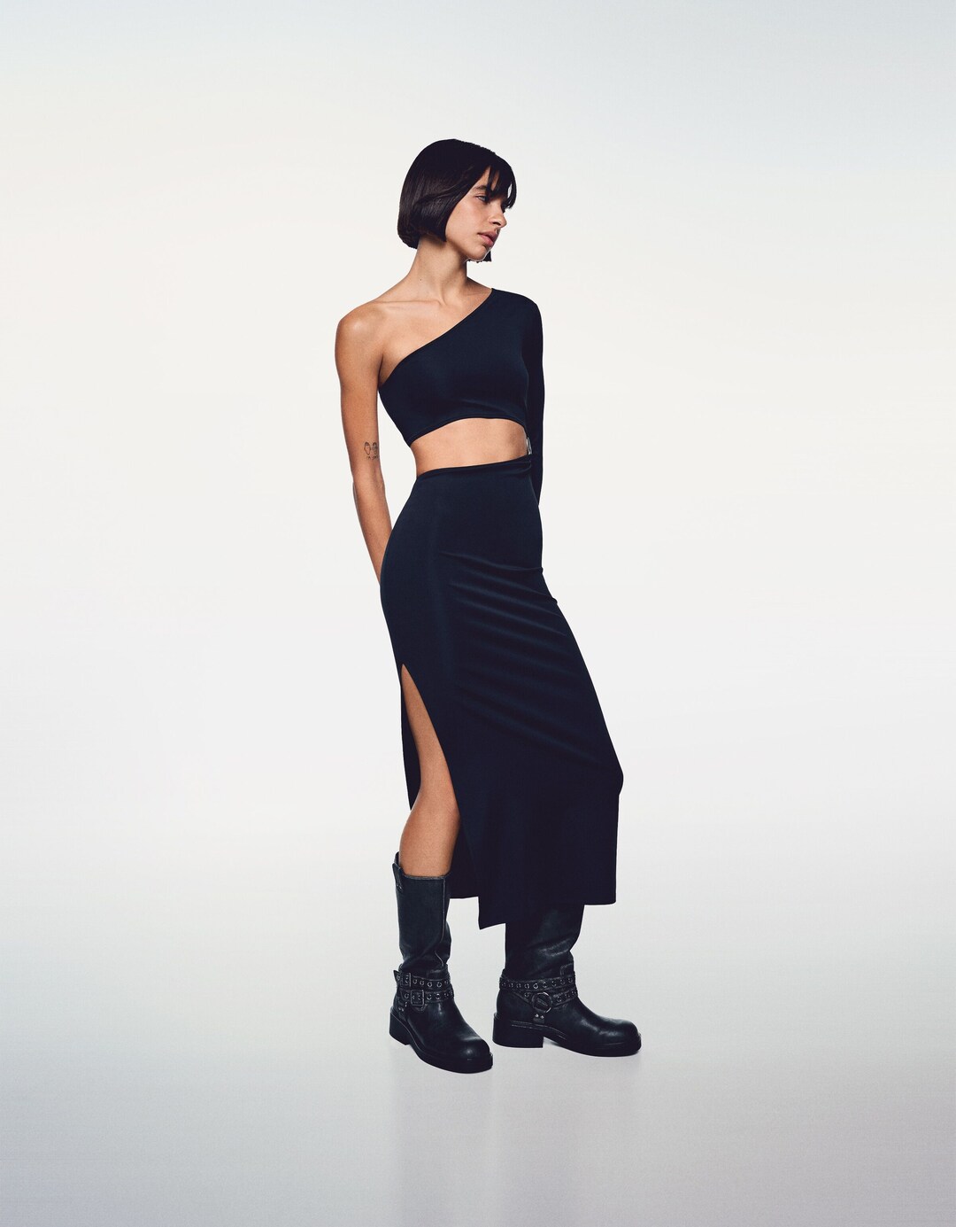 Vestit midi màniga llarga asimètric detall lateral
