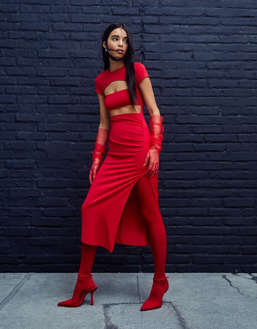 Vestit midi màniga curta ajustat cut out frunziment lateral