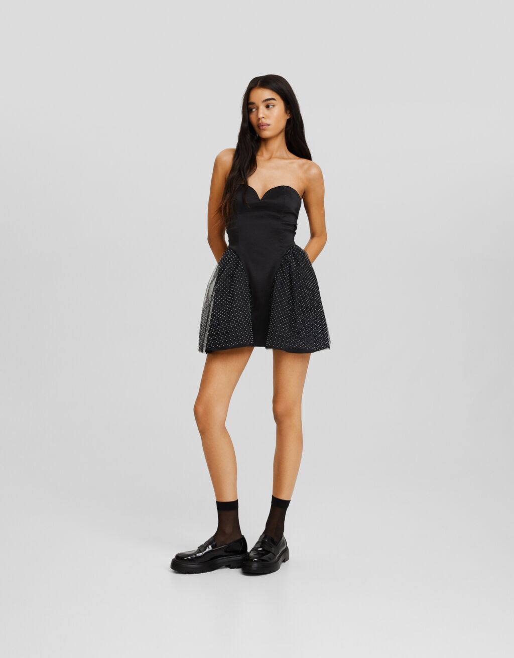 Vestito mini a fascia taffet a puntini Vestiti Donna Bershka