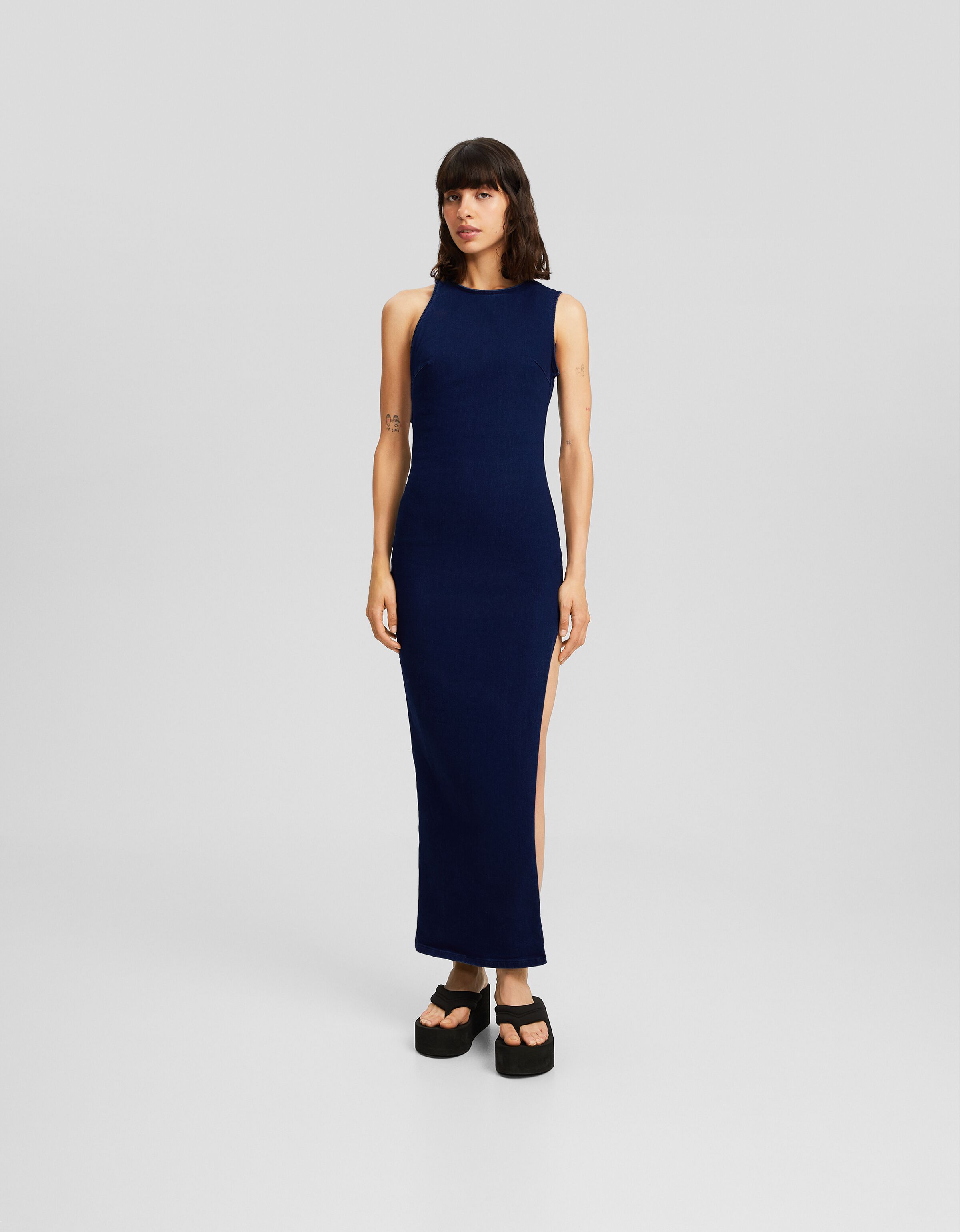 Vestido denim largo cut out abertura lateral Mujer Bershka