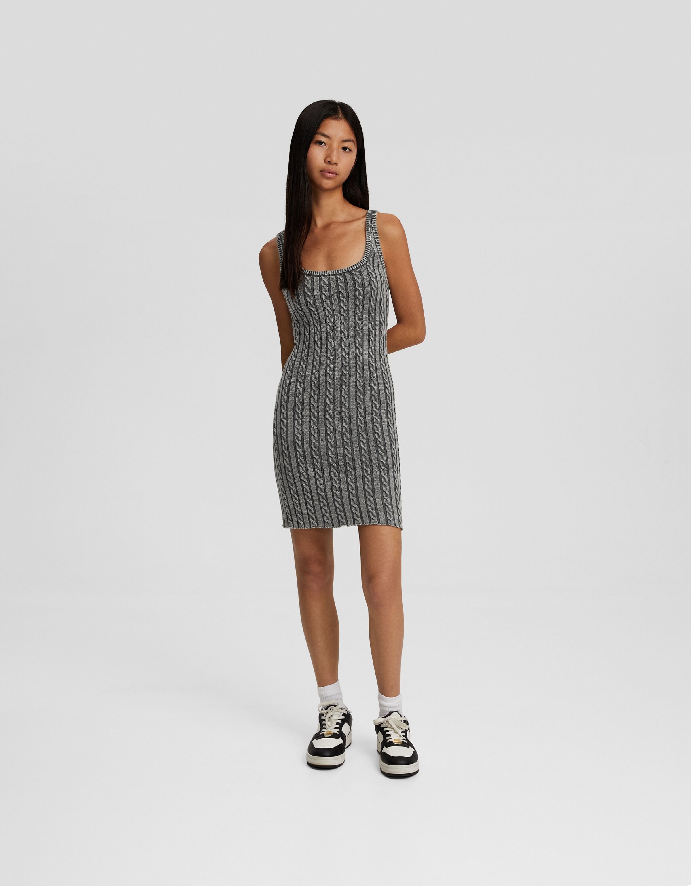 Bershka vestido online flecos