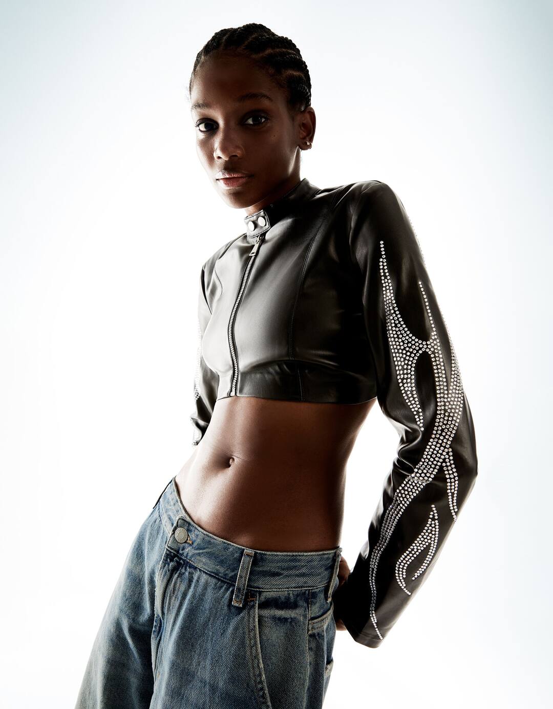 Casaco cropped polipele strass