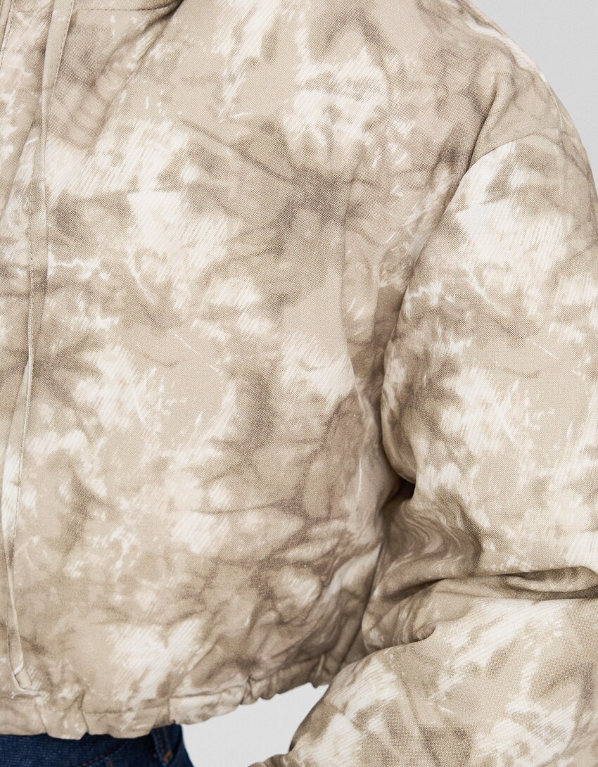 Blusão acolchoado capuz cropped padrão-Areia-5