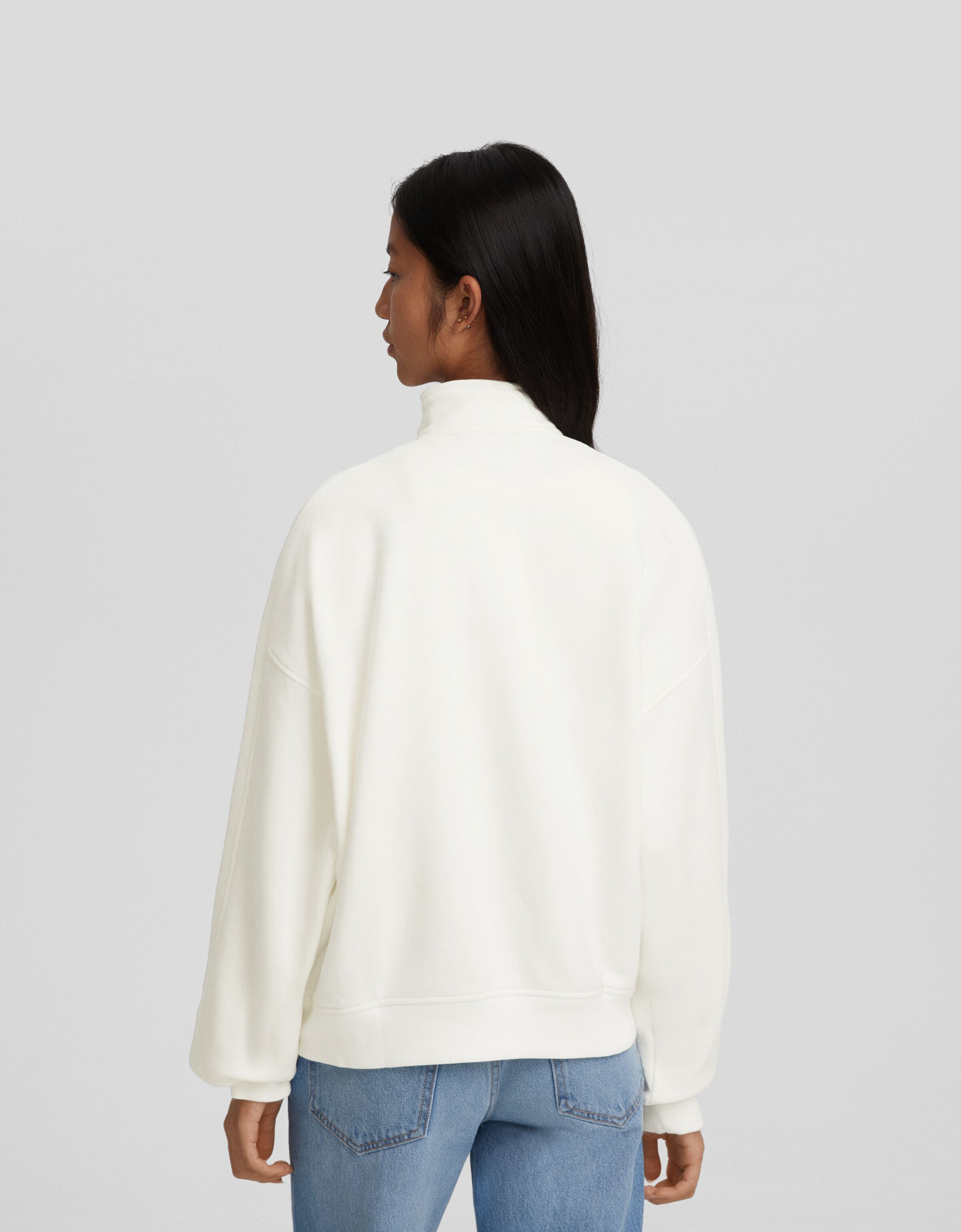 Sudadera blanca bershka outlet