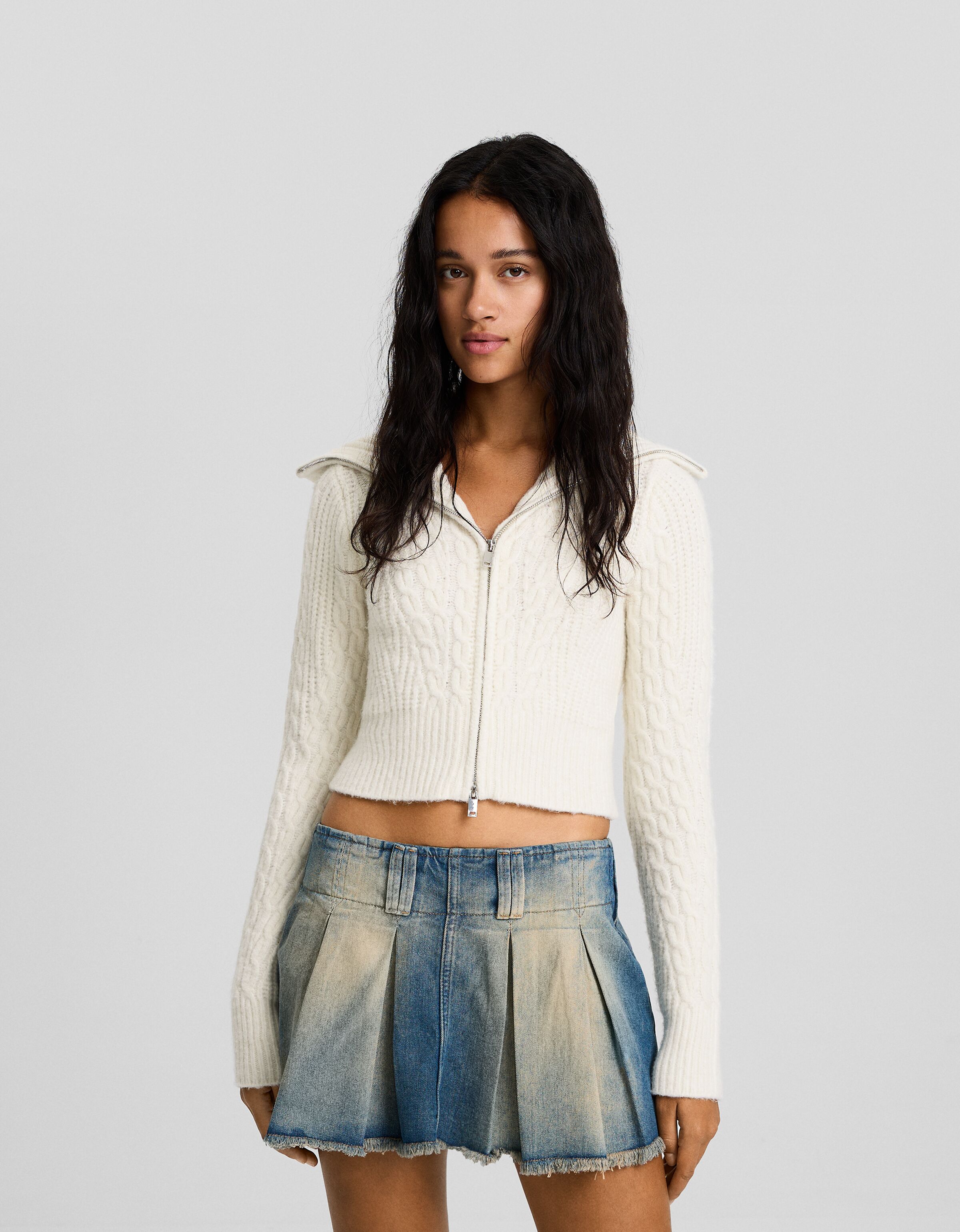 Cropped high neck zip-up cardigan - Women | Bershka