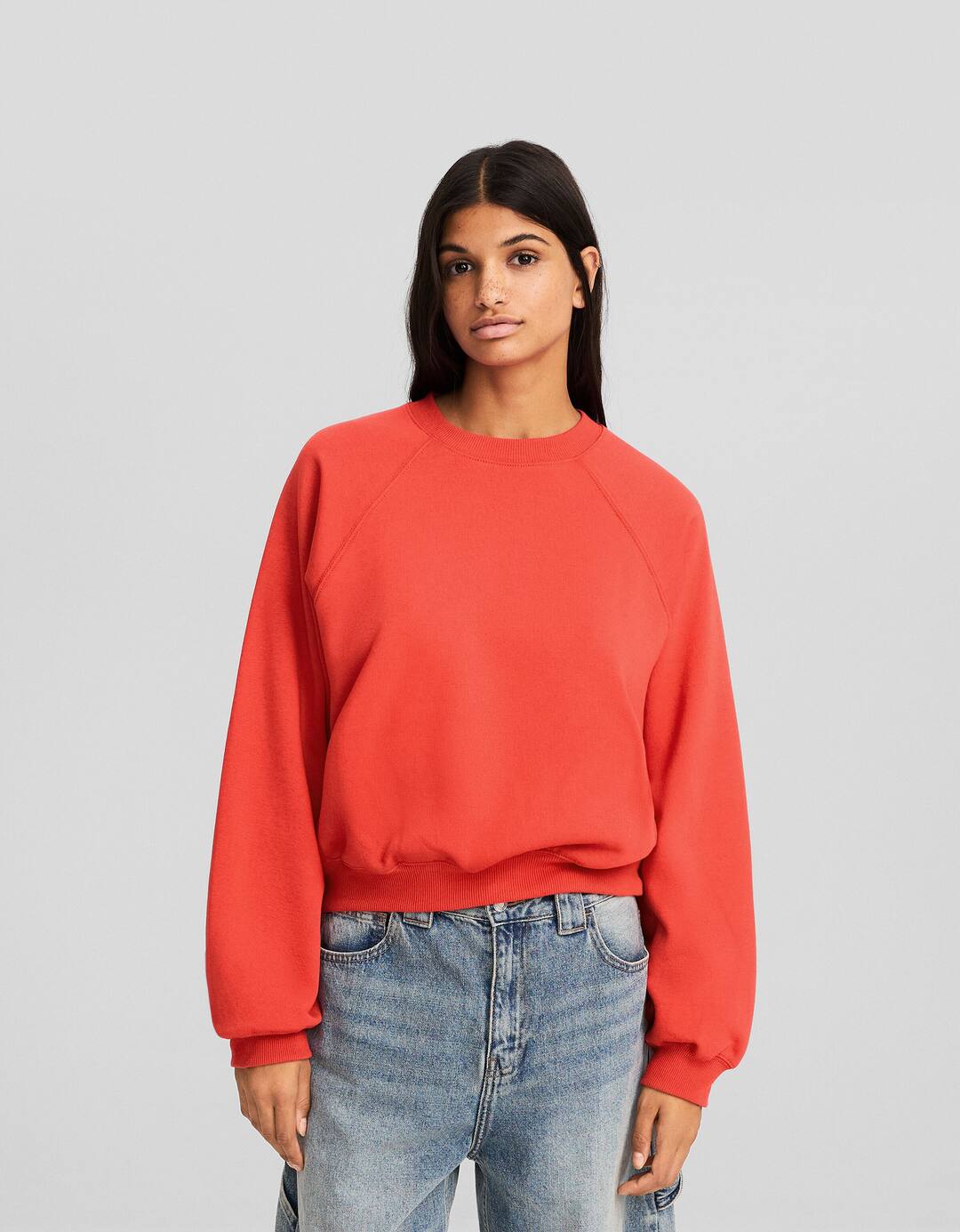 Raglan sleeve sweatshirt