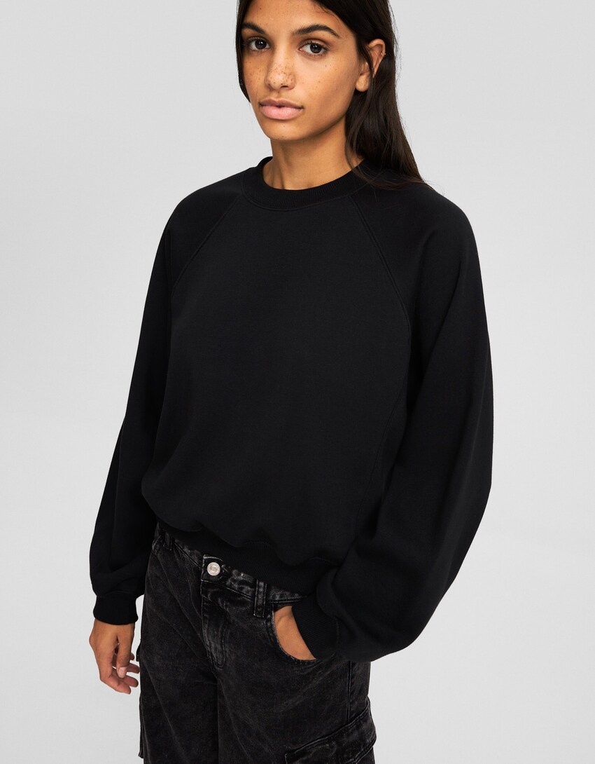 Raglan sleeve sweatshirt - Women | Bershka