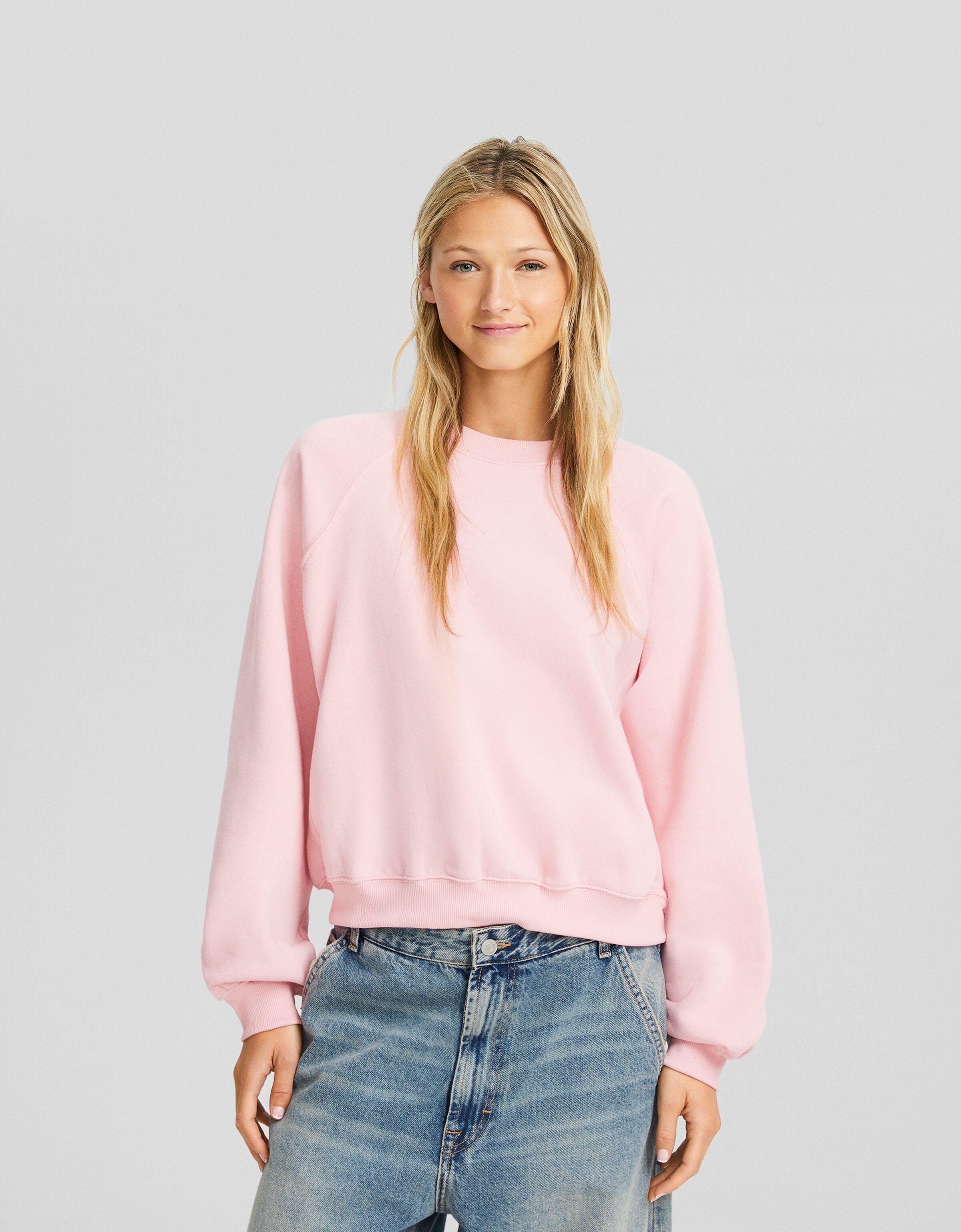 Raglan sleeve sweatshirt