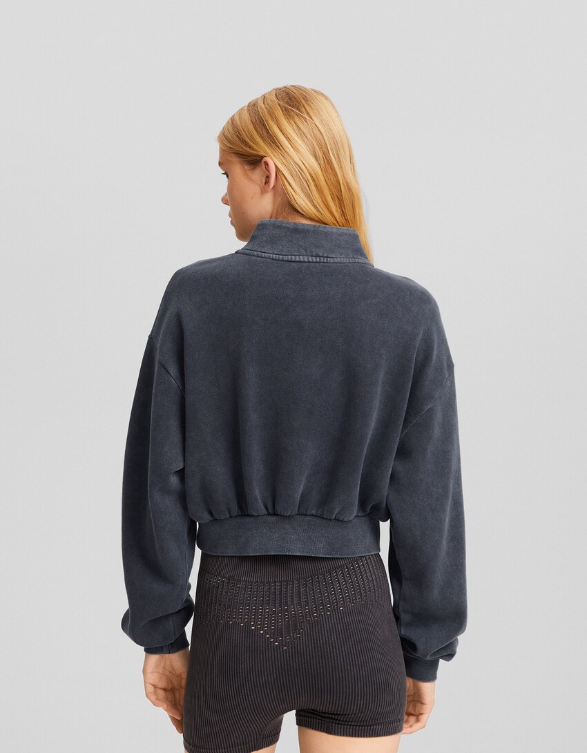Sweatshirt cropped com efeito de lavagem-Cinzento-escuro-1