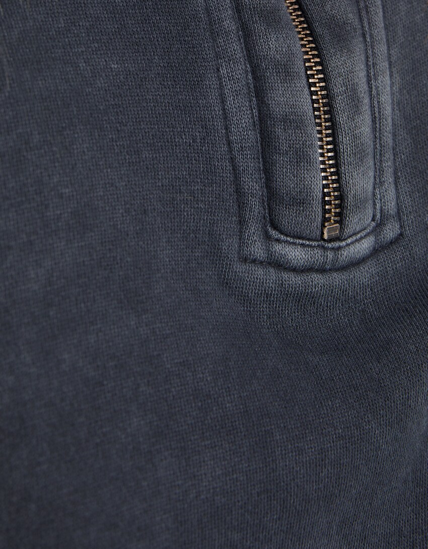 Sweatshirt cropped com efeito de lavagem-Cinzento-escuro-5