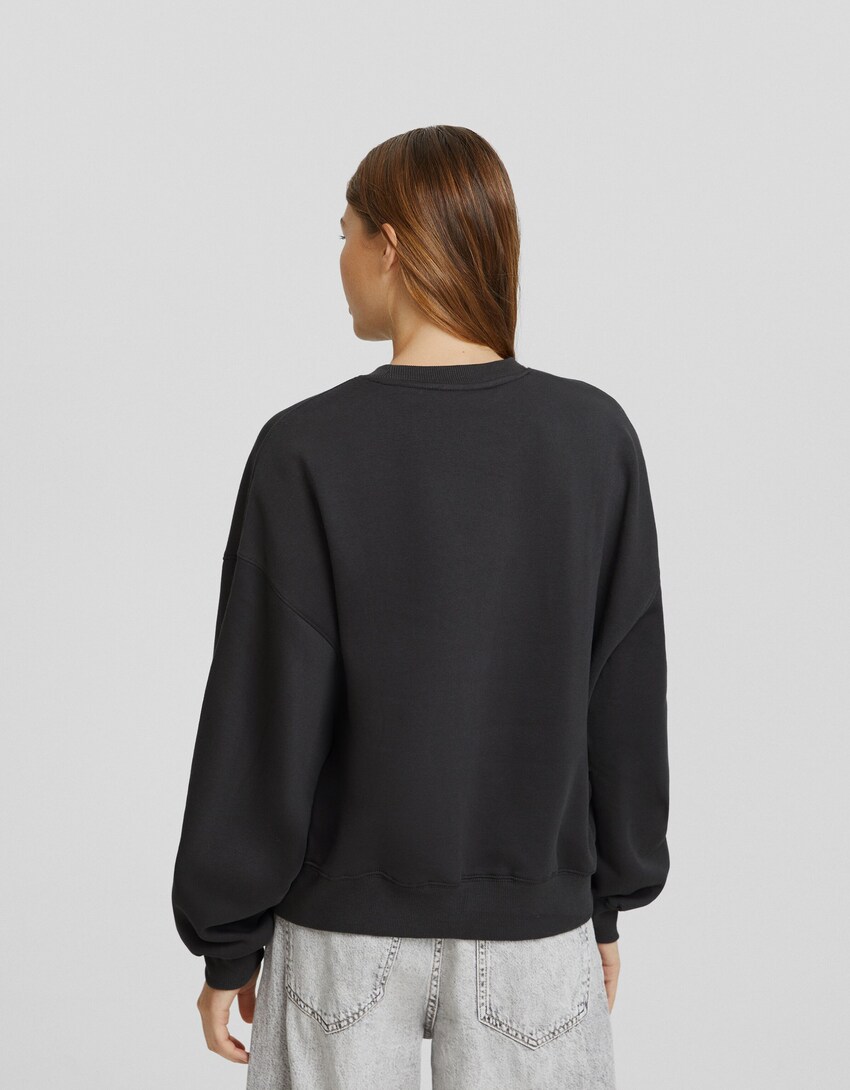 Sweatshirt oversize com bordado-Cinzento-escuro-1