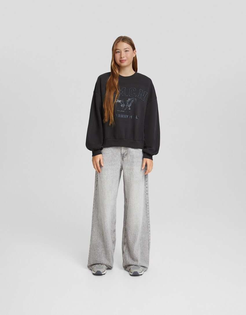 Sweatshirt oversize com bordado-Cinzento-escuro-3