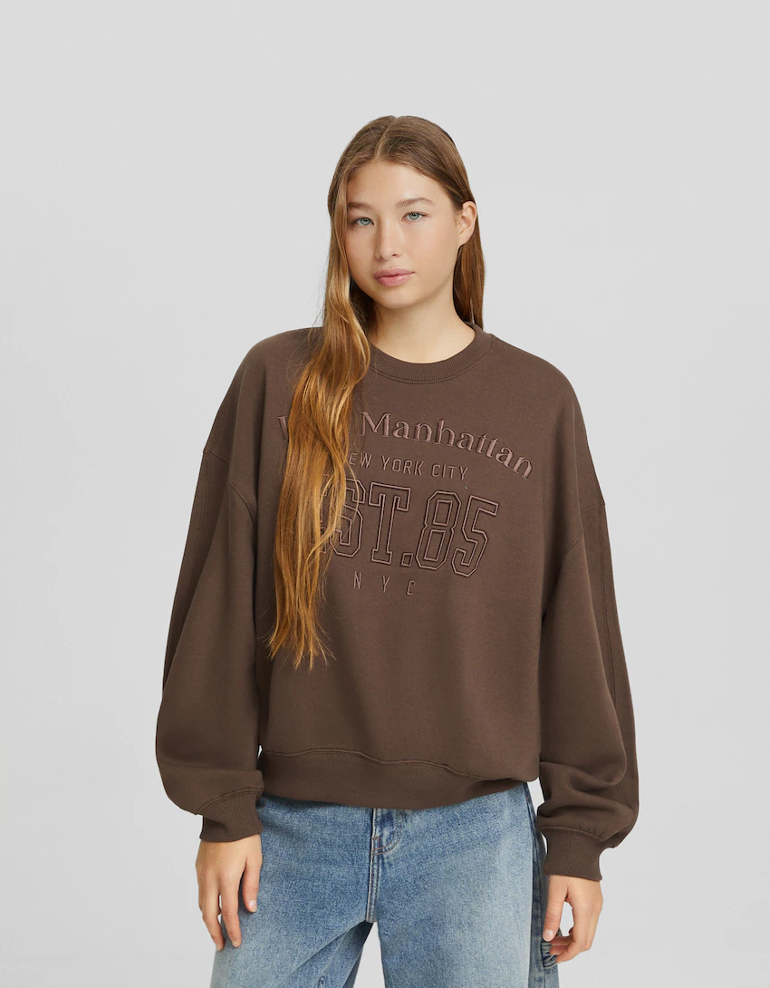 Embroidered oversized sweatshirt, Bershka