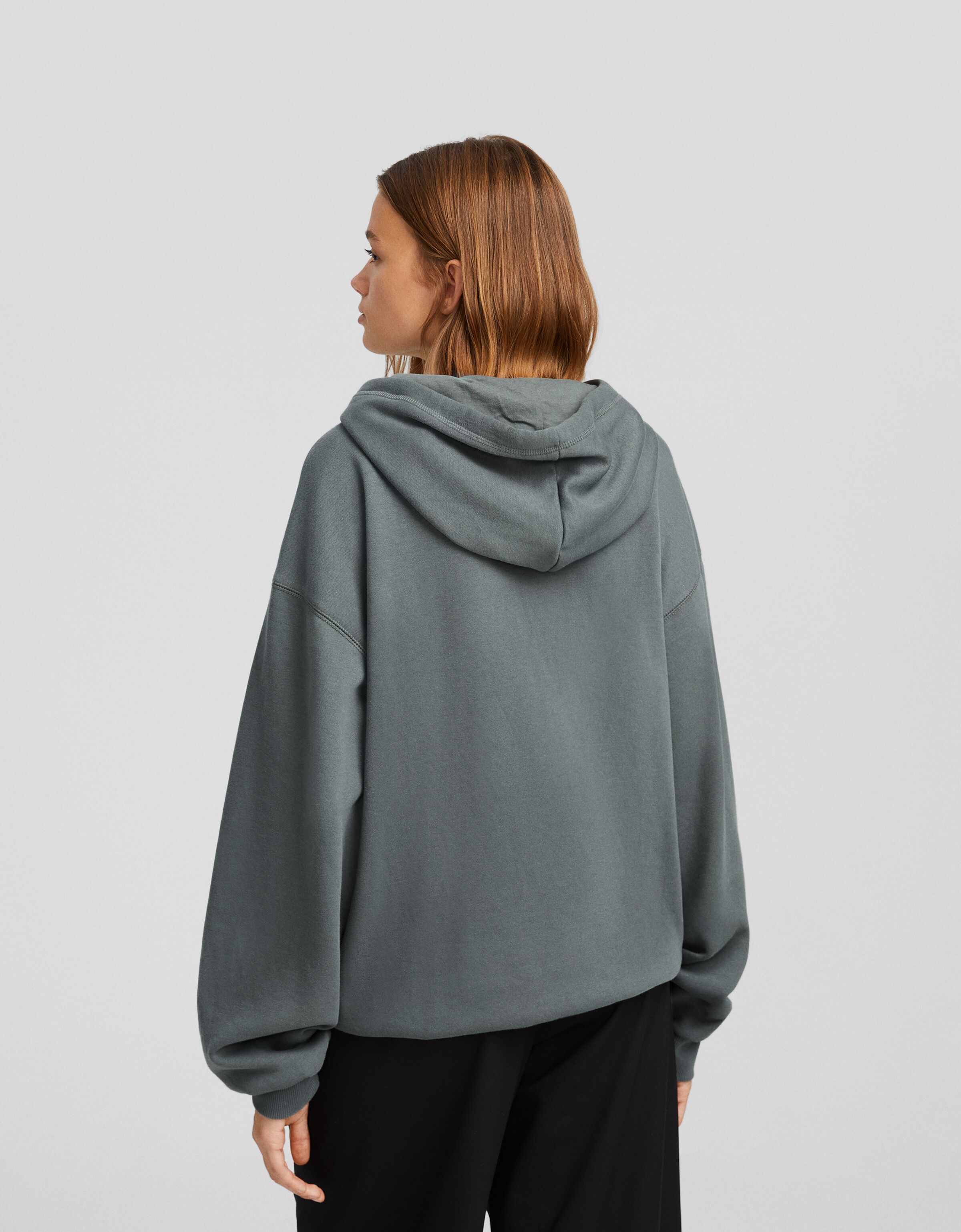 Oversize hoodie with pocket