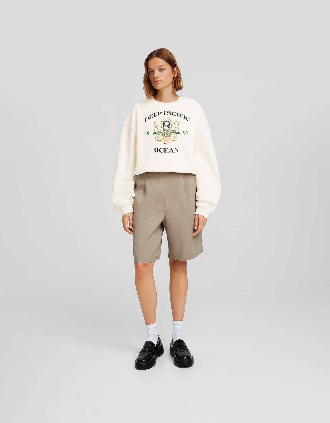 Embroidered oversized sweatshirt