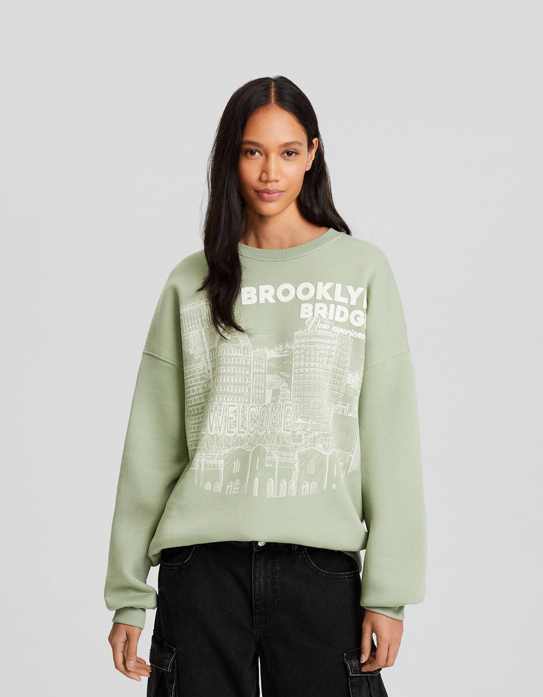 Oversized printed sweatshirt