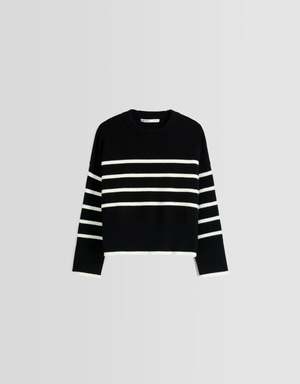 Round neck sweater with stripes