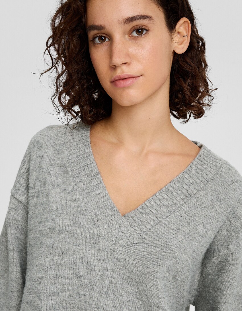 V-neck sweater - BSK Teen | Bershka