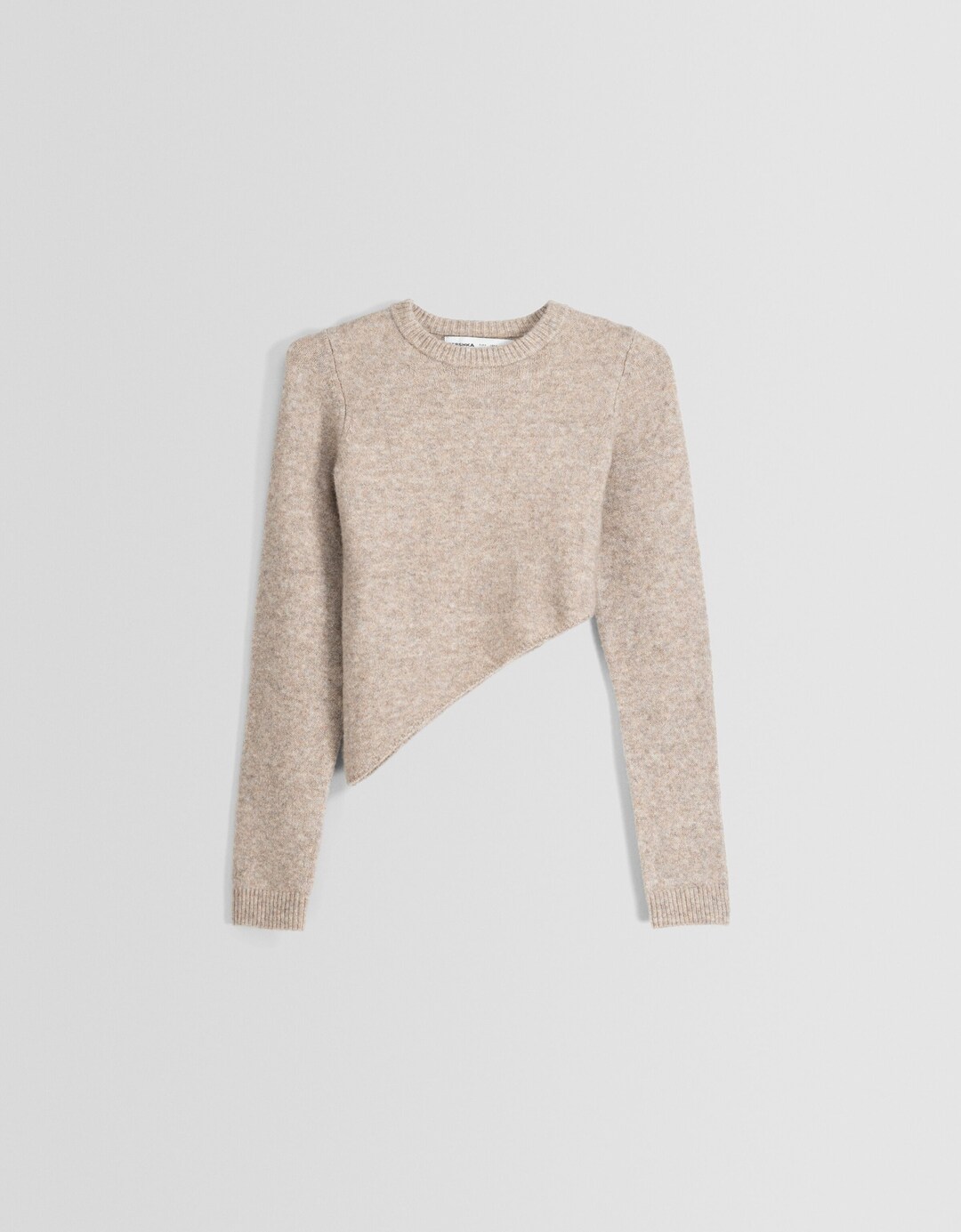 Sweater med asymmetrisk sømkant