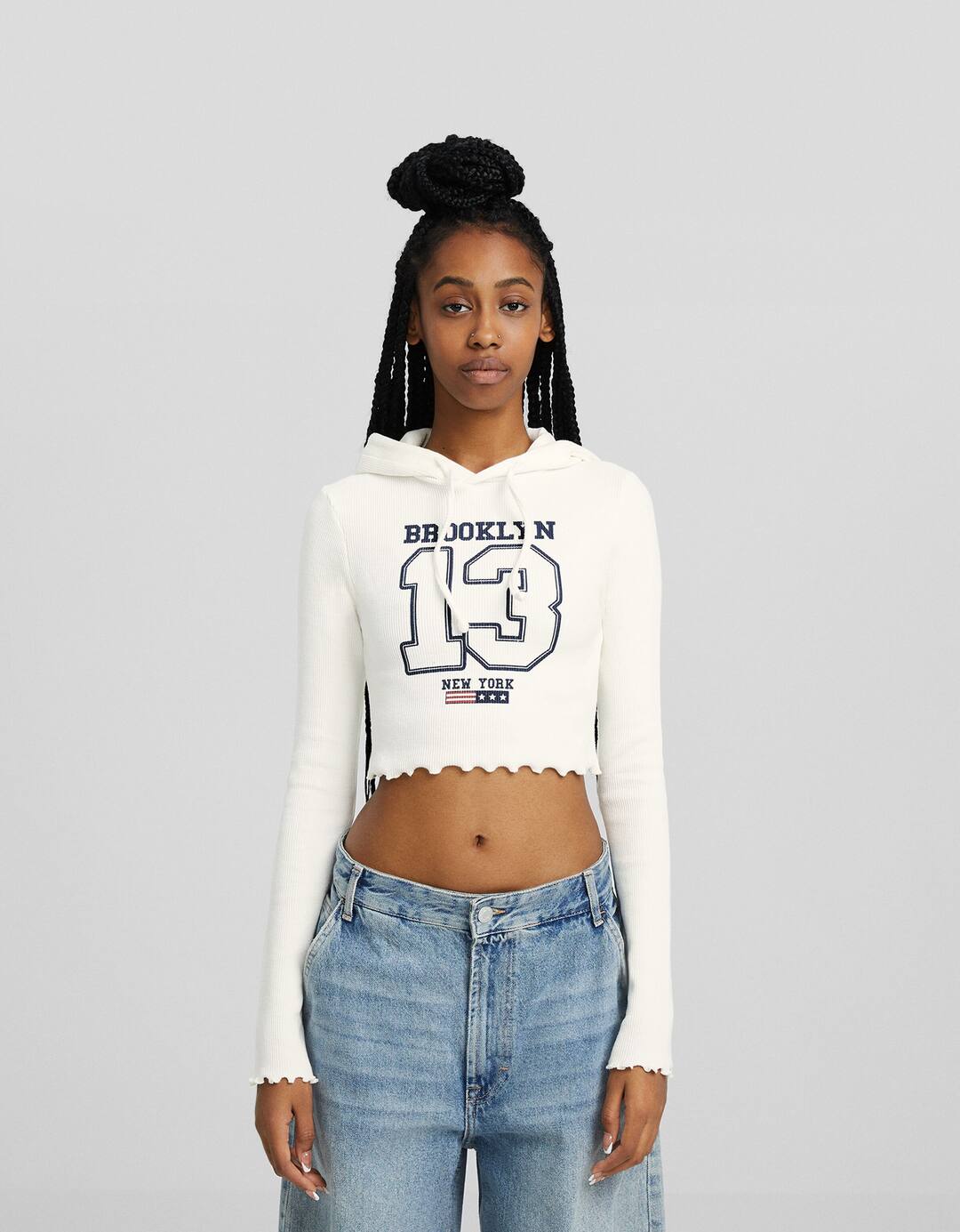 Hooded sweater with print