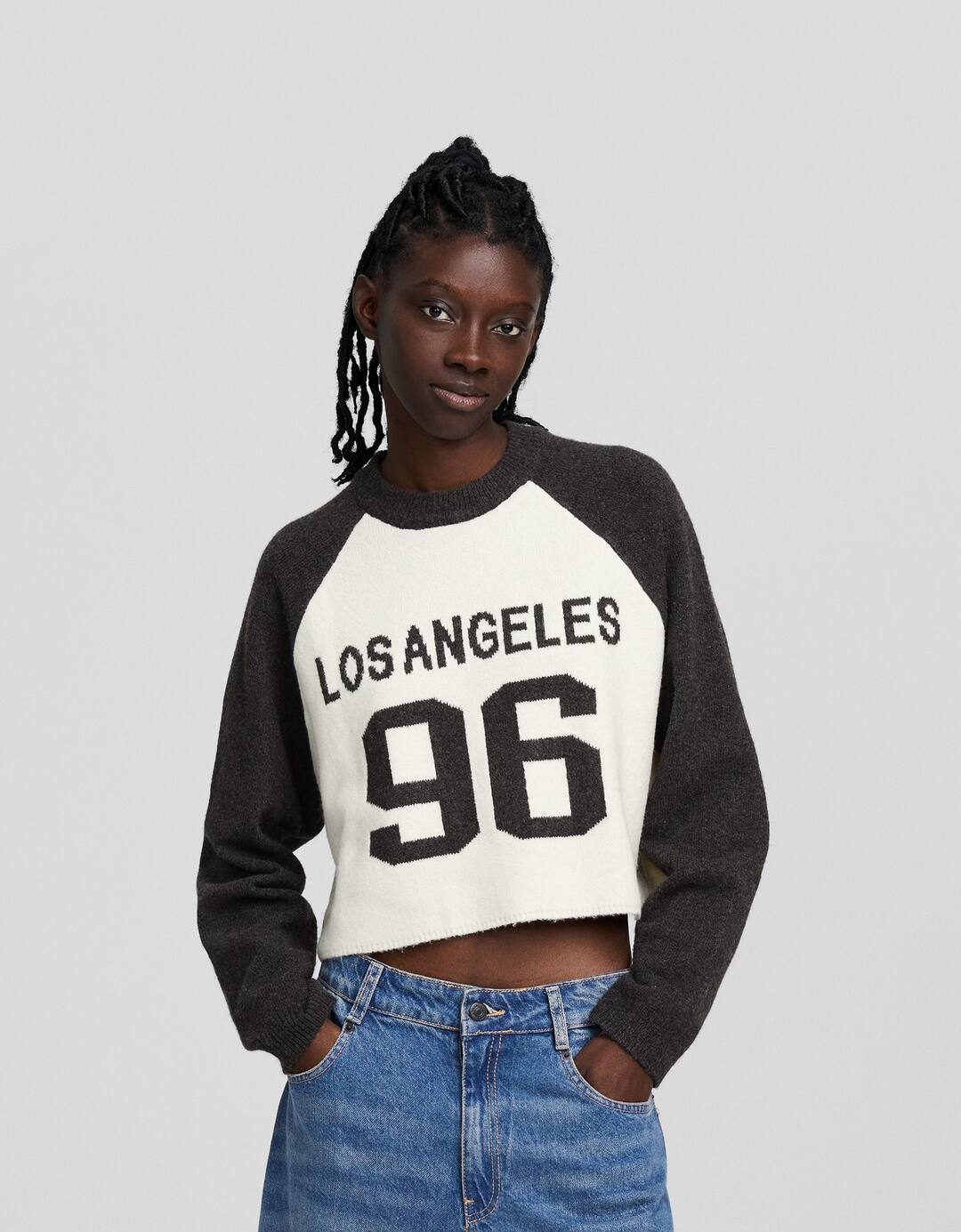 Sweater with slogan