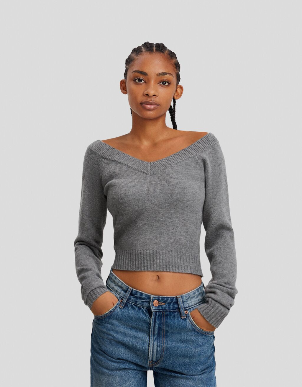 V-neck cropped sweater - BSK Teen | Bershka