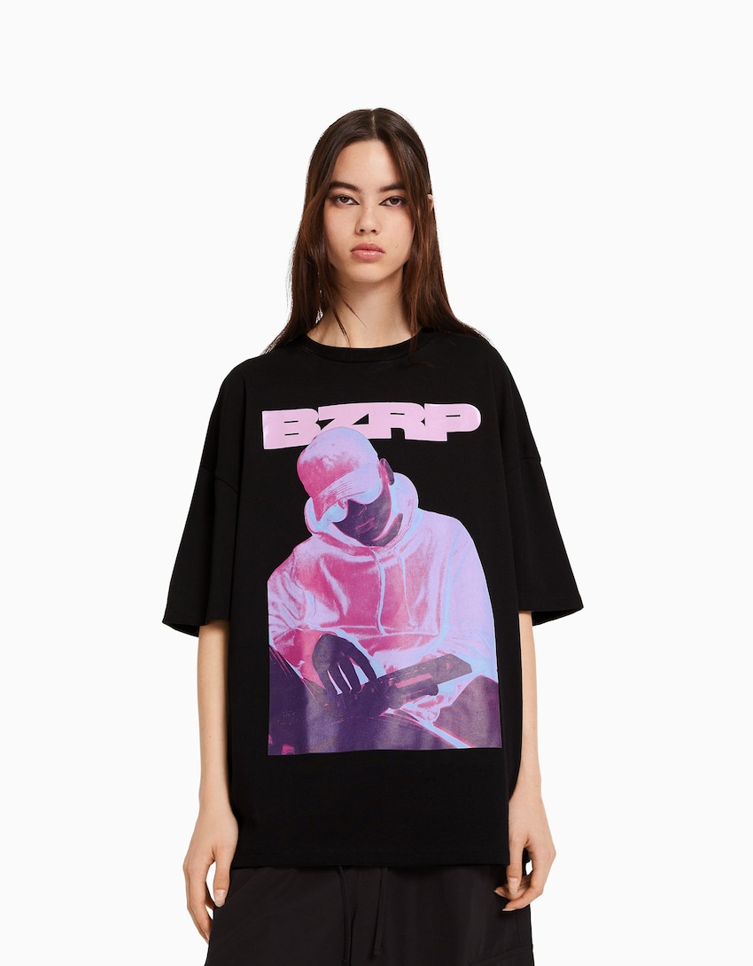 Short sleeve oversize ft. BIZARRAP print T-shirt - T-shirts - BSK Teen | Bershka