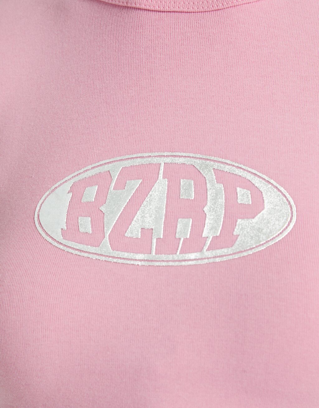 Camiseta BERSHKA ft. BIZARRAP manga corta print - Mujer | Bershka