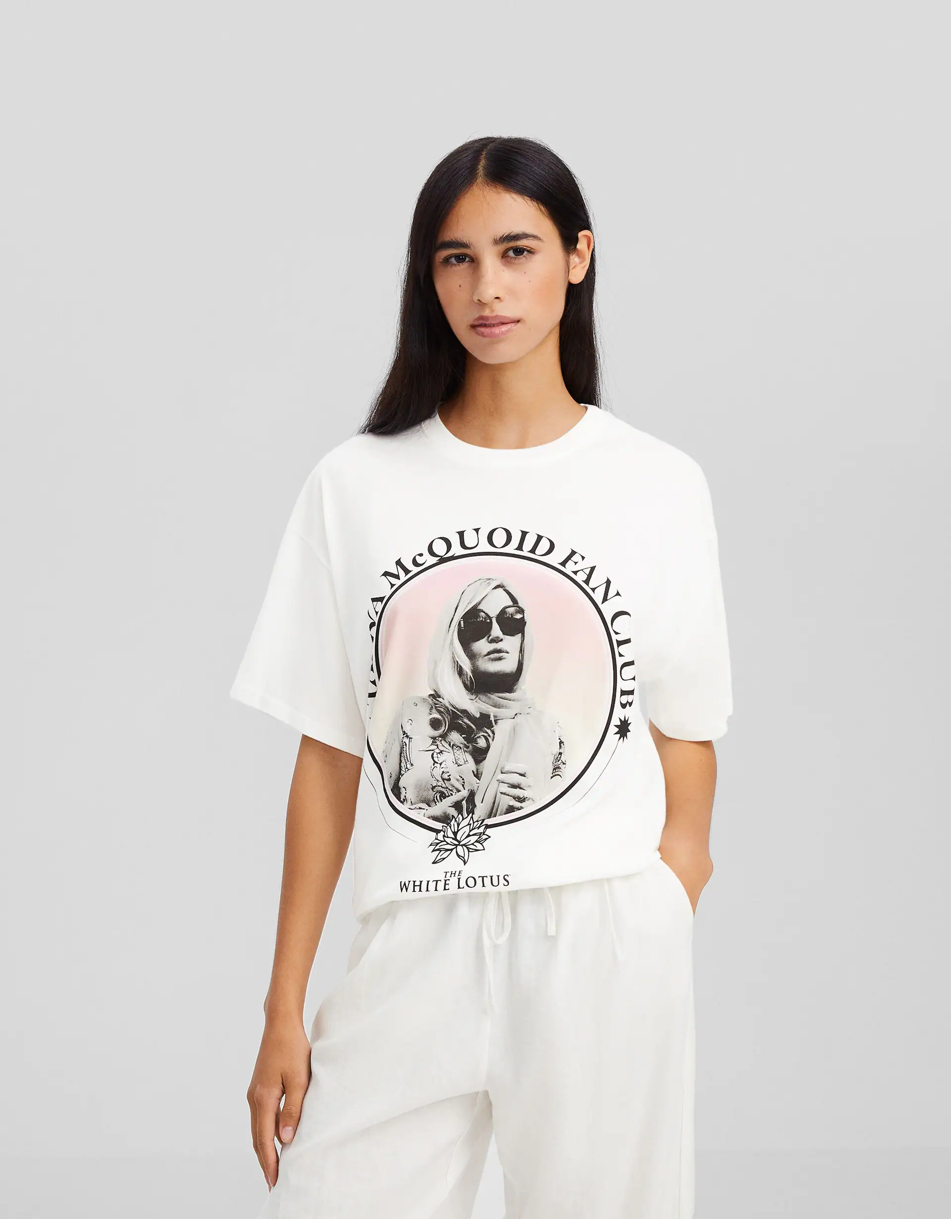 Nuttig Clip vlinder badminton T-shirt met korte mouw en The White Lotus HBO Original Series-print -  T-shirts - Dames | Bershka