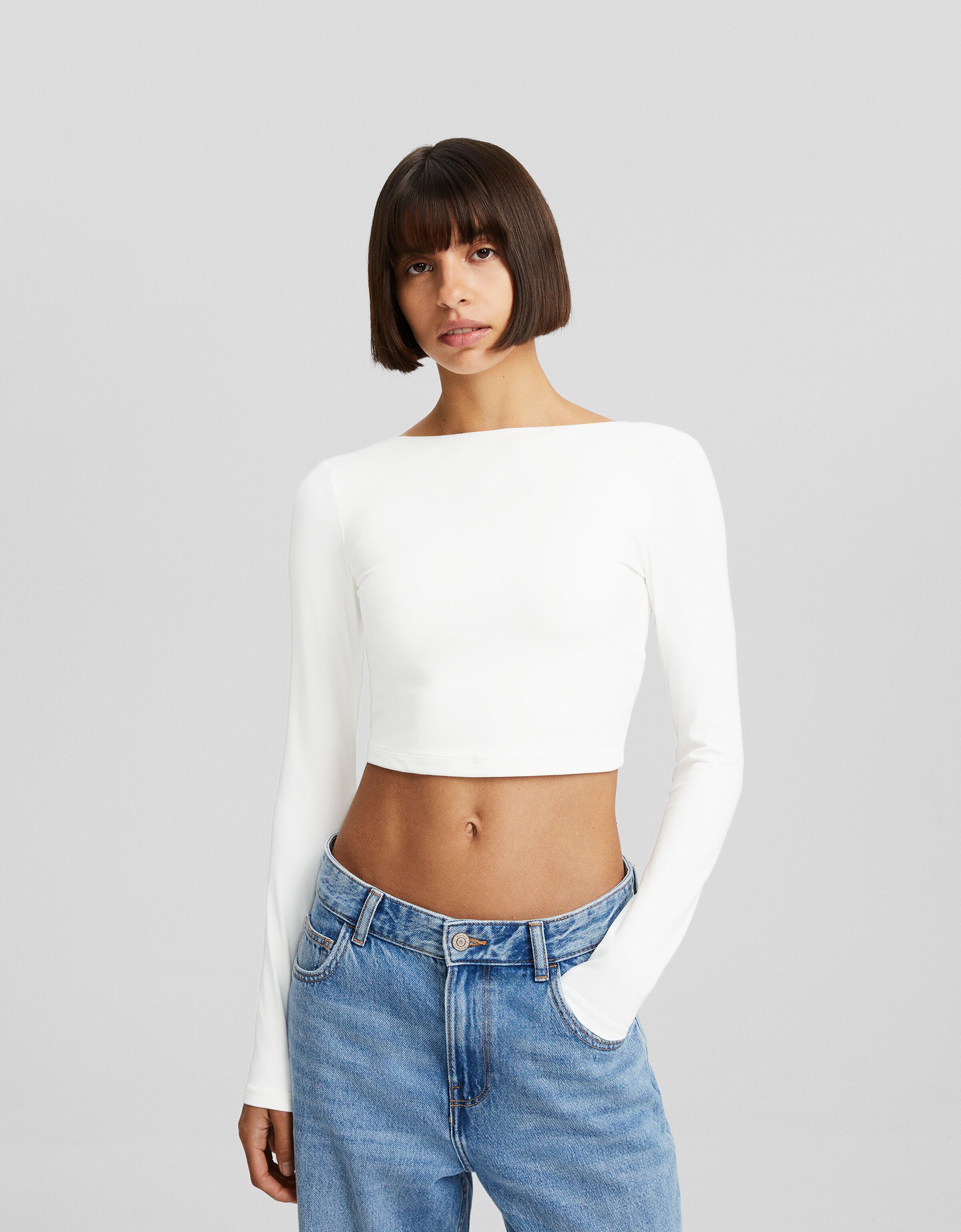 Long sleeve T-shirt with open back - T-shirts - Women | Bershka